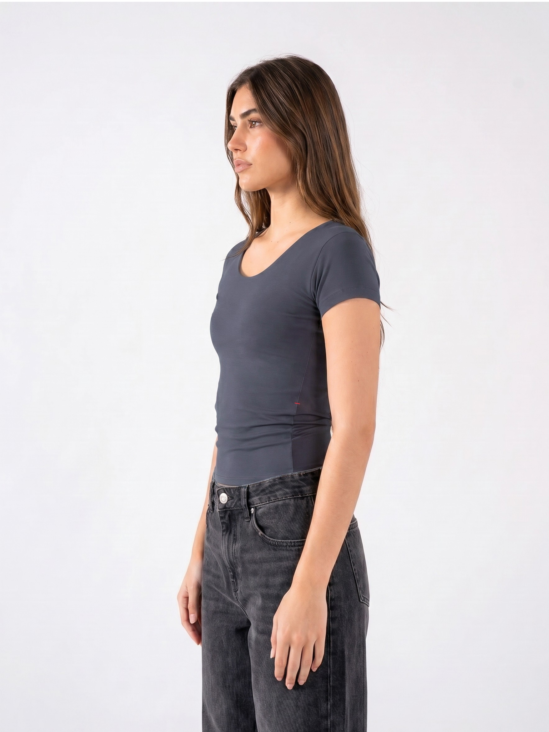 REFINED SHORT-SLEEVE WIDE NECK