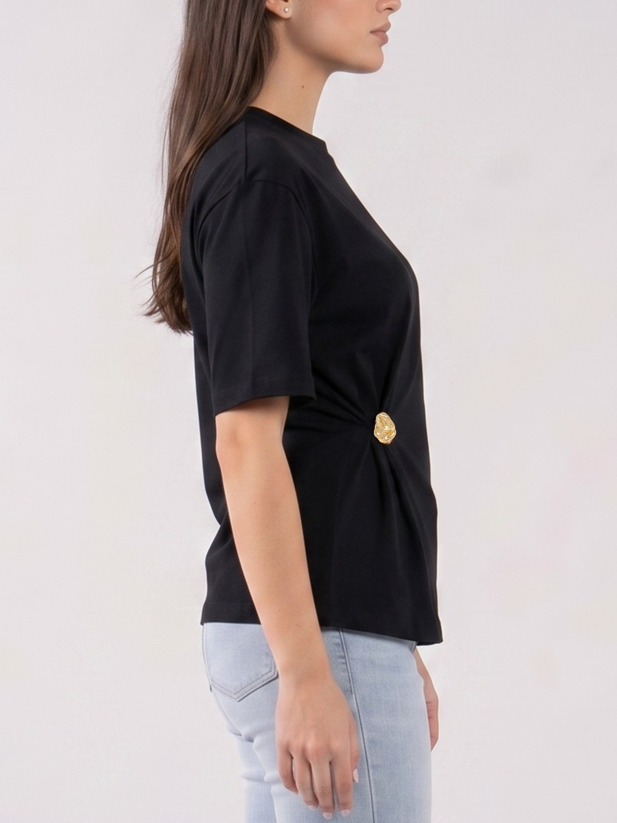 REFINED OVERSIZED BROOCH T-SHIRT
