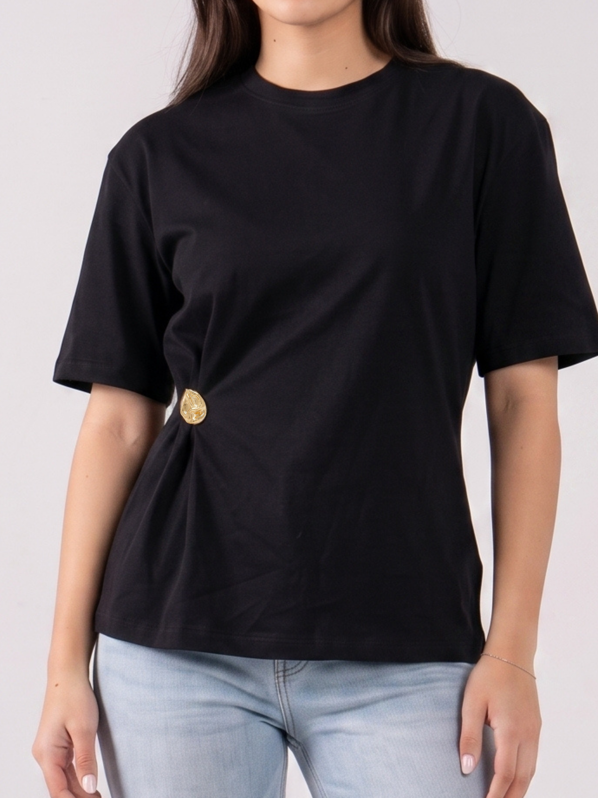 REFINED OVERSIZED BROOCH T-SHIRT
