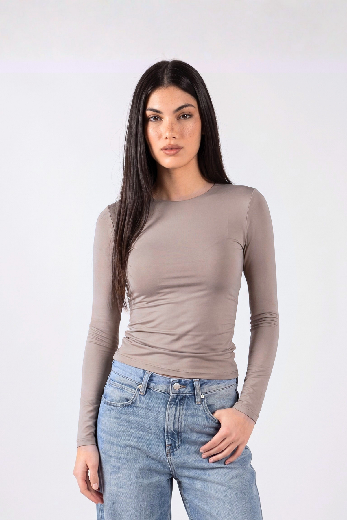 REFINED LONG-SLEEVE ROUND NECK
