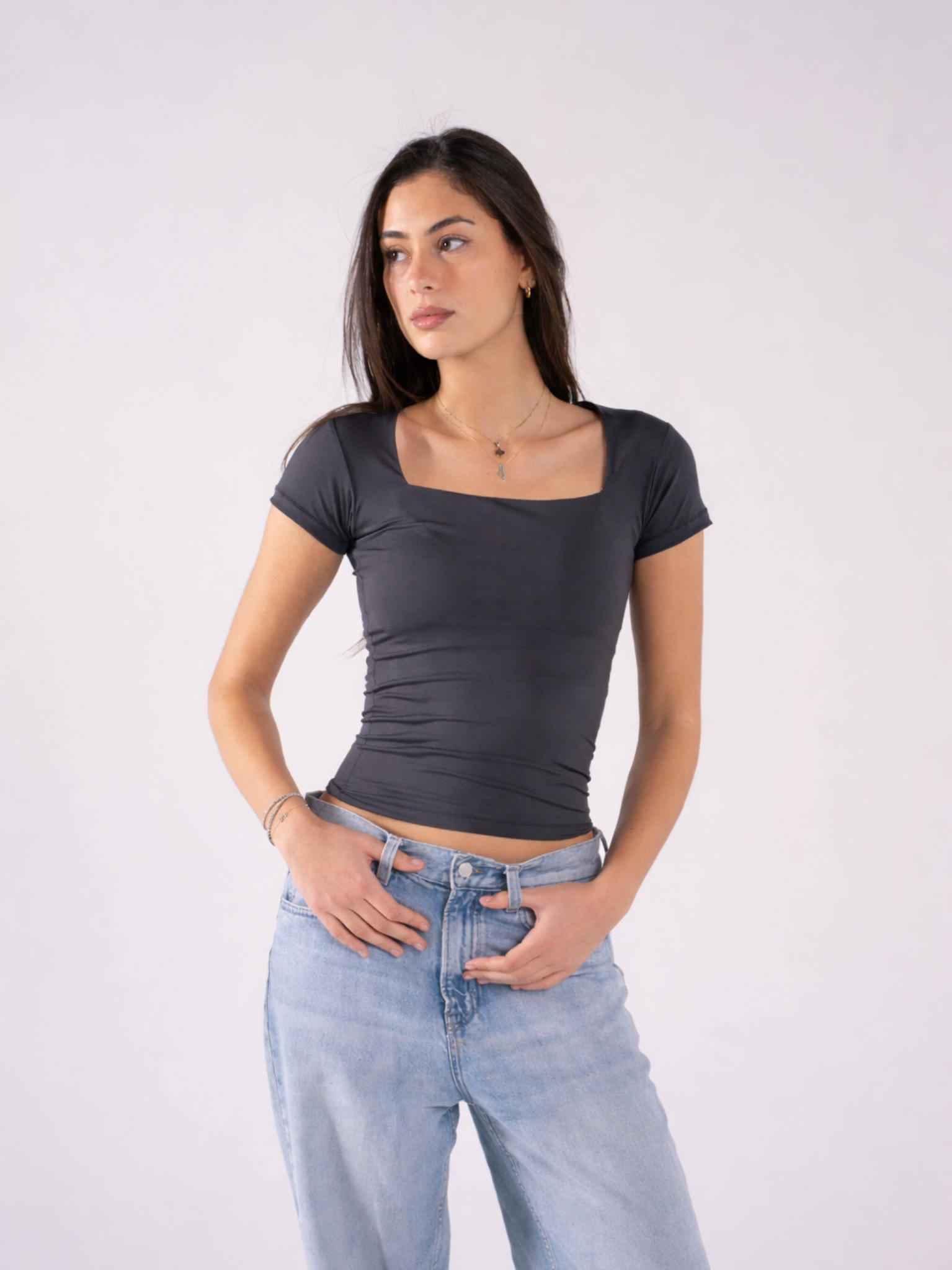 REFINED SHORT-SLEEVE SQUARE NECK