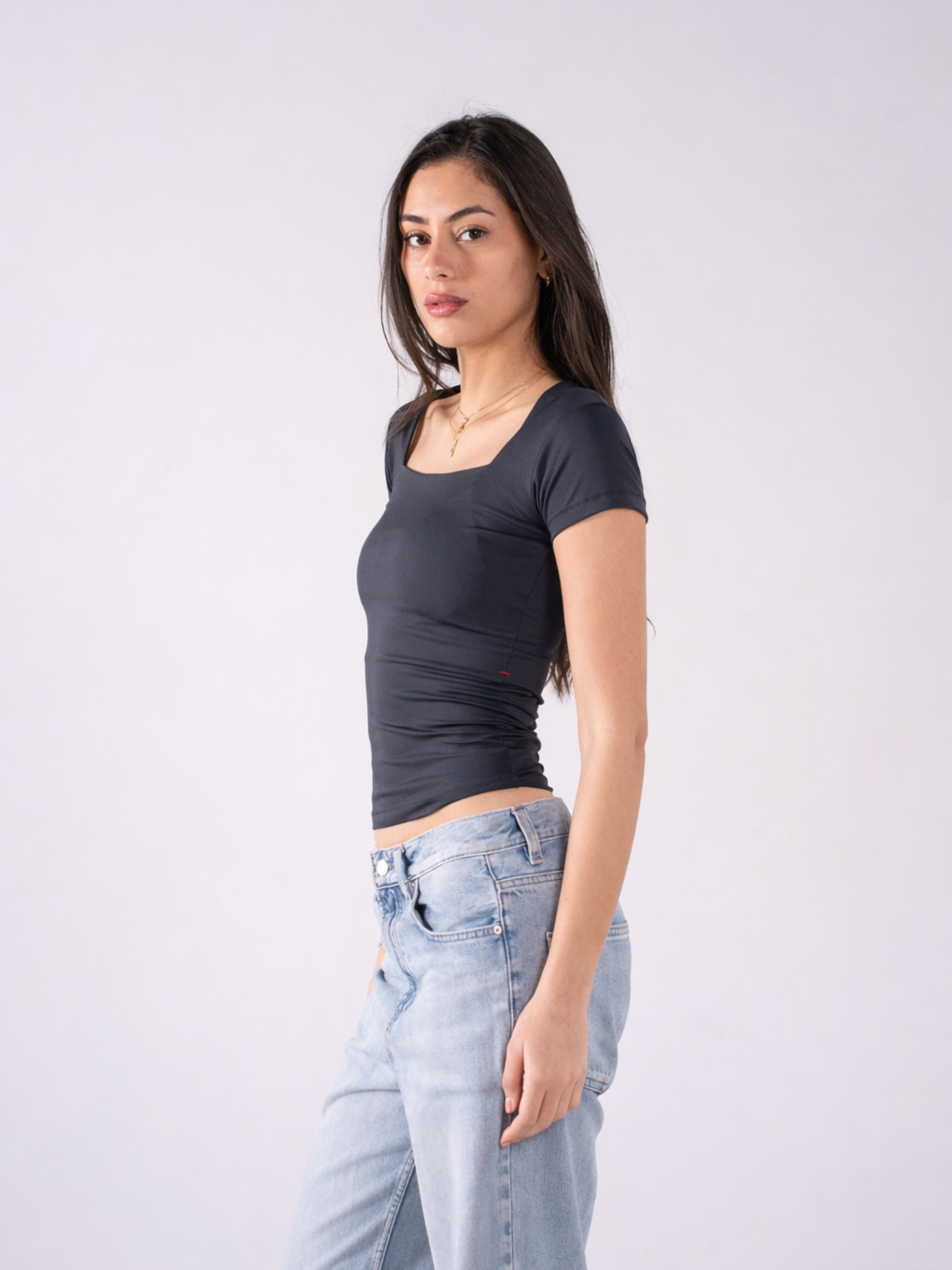 REFINED SHORT-SLEEVE SQUARE NECK