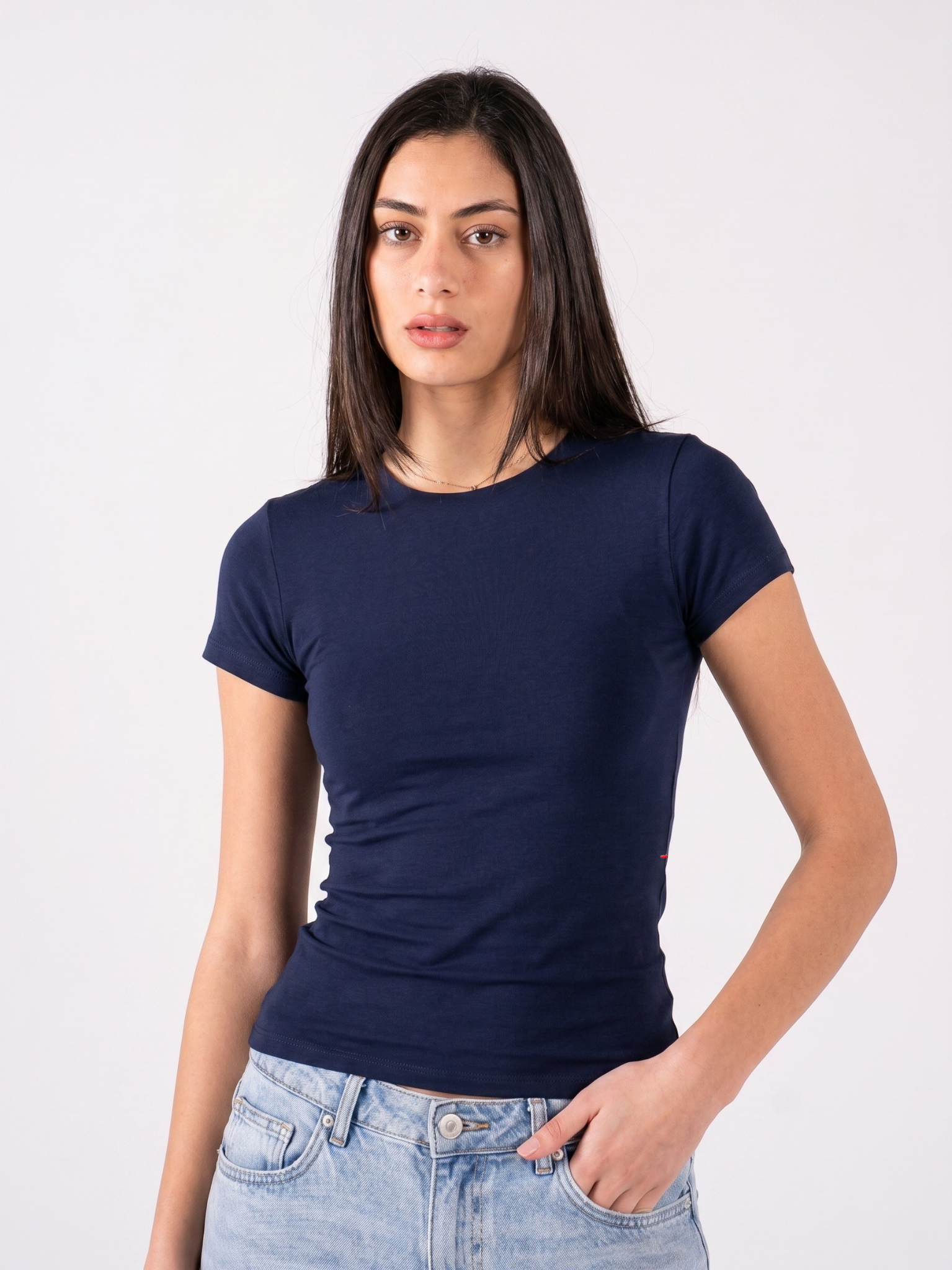 REFINED COTTON SHORT-SLEEVE ROUND NECK