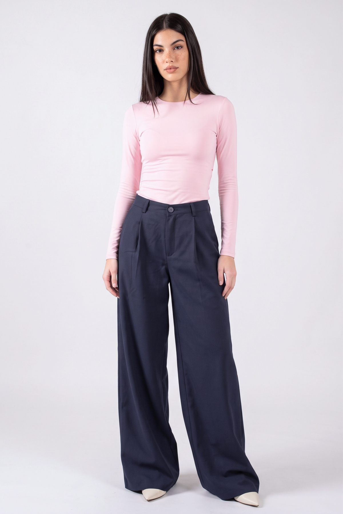 REFINED LONG-SLEEVE ROUND NECK