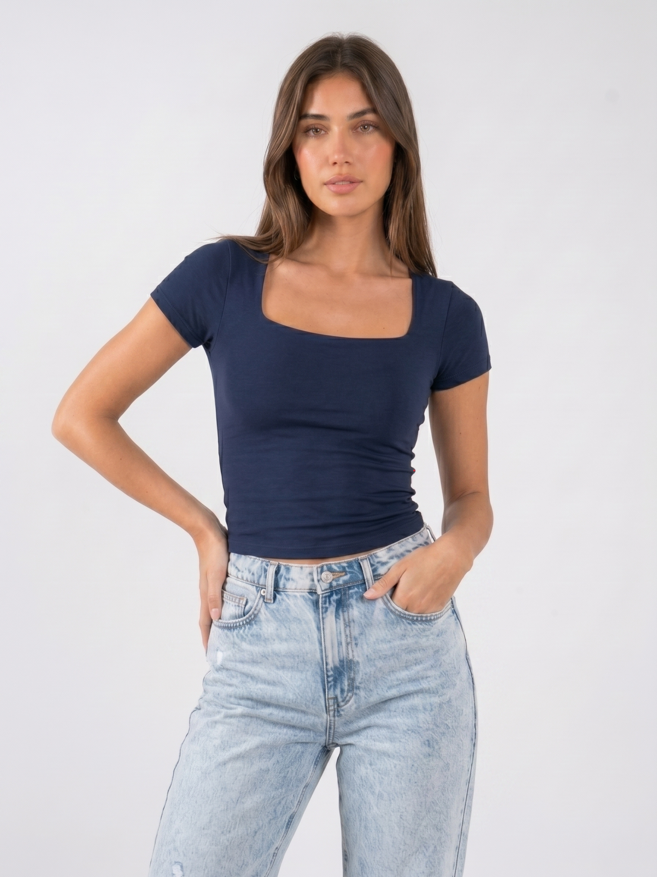 REFINED COTTON SHORT-SLEEVE SQUARE NECK