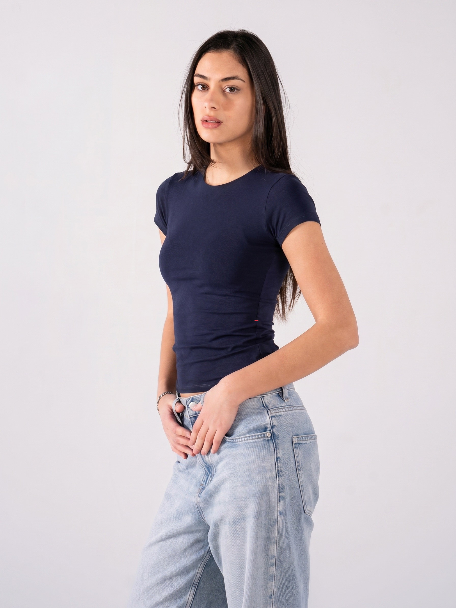 REFINED COTTON SHORT-SLEEVE ROUND NECK