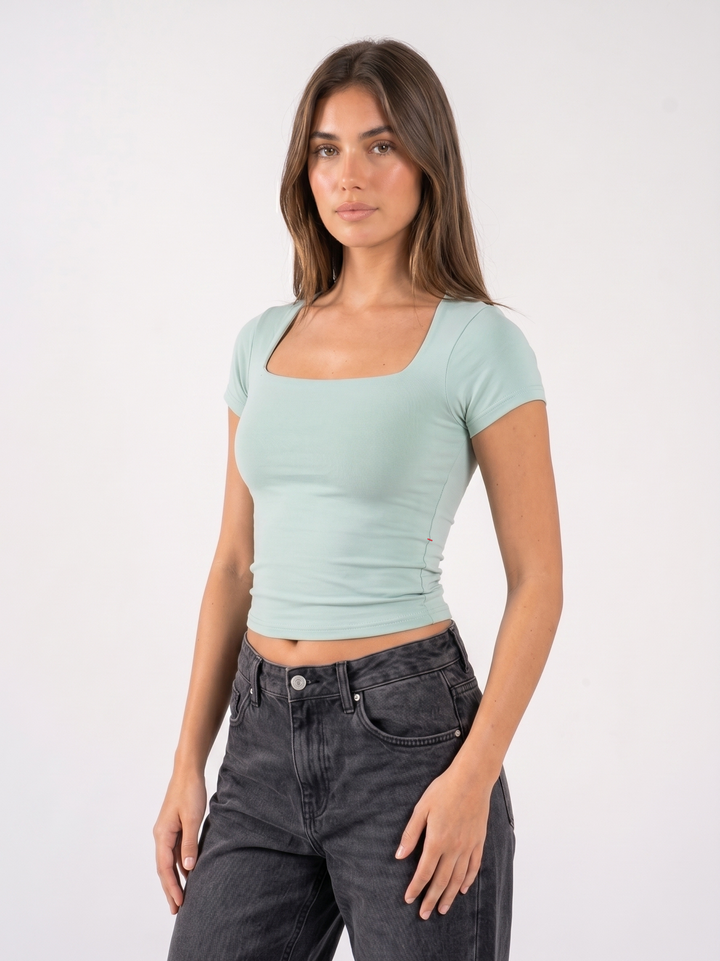 REFINED COTTON SHORT-SLEEVE SQUARE NECK