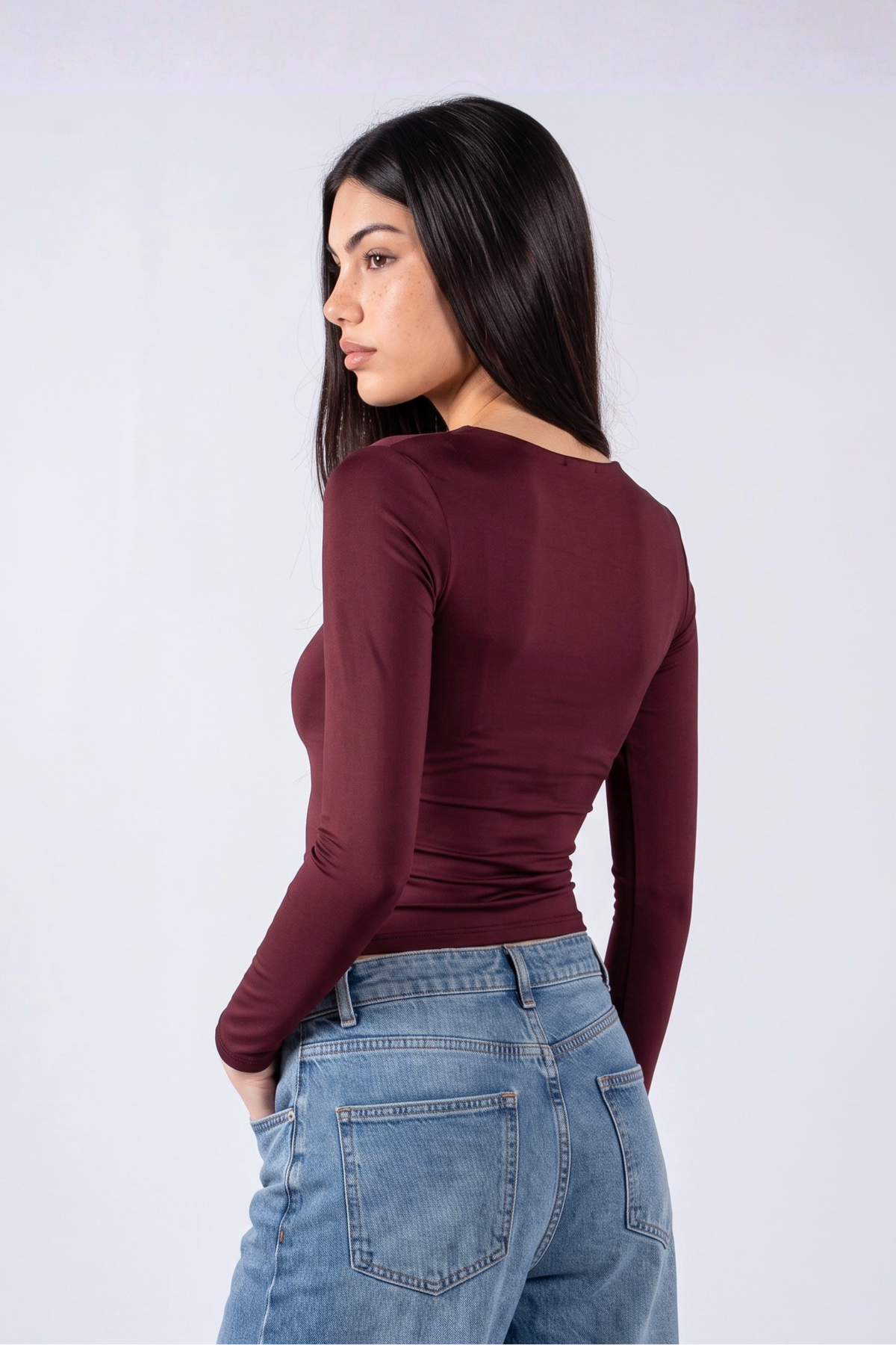 REFINED LONG-SLEEVE WIDE NECK