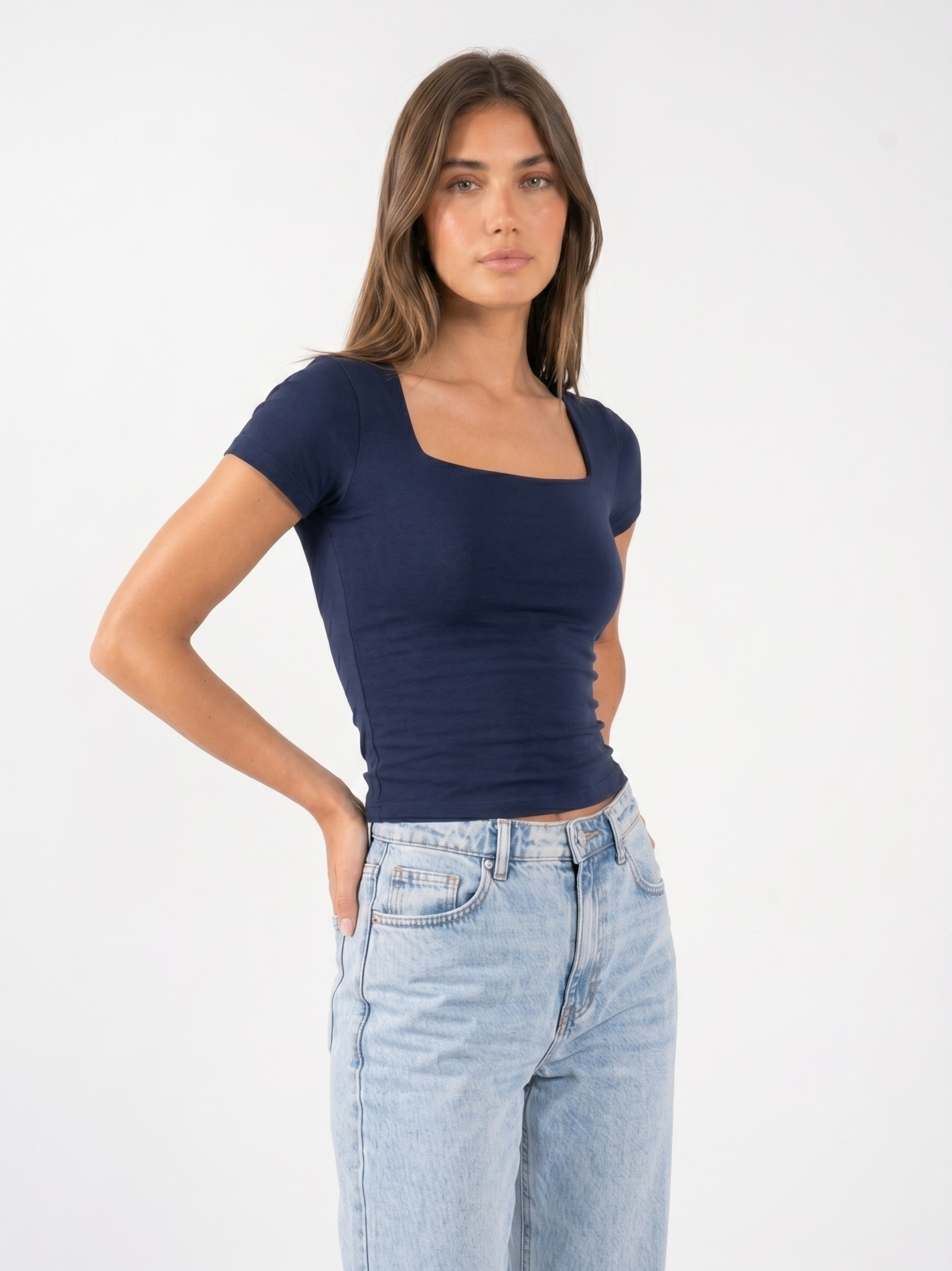 REFINED COTTON SHORT-SLEEVE SQUARE NECK