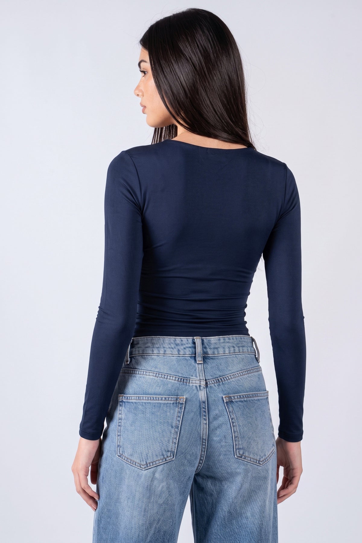 REFINED LONG-SLEEVE WIDE NECK