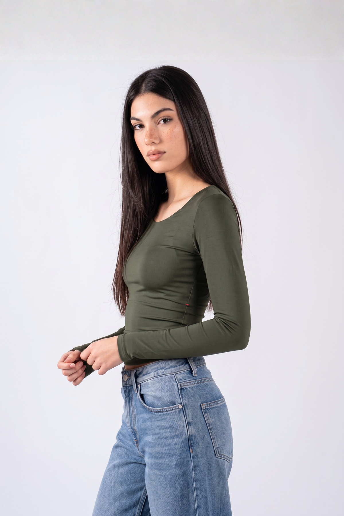 REFINED LONG-SLEEVE WIDE NECK