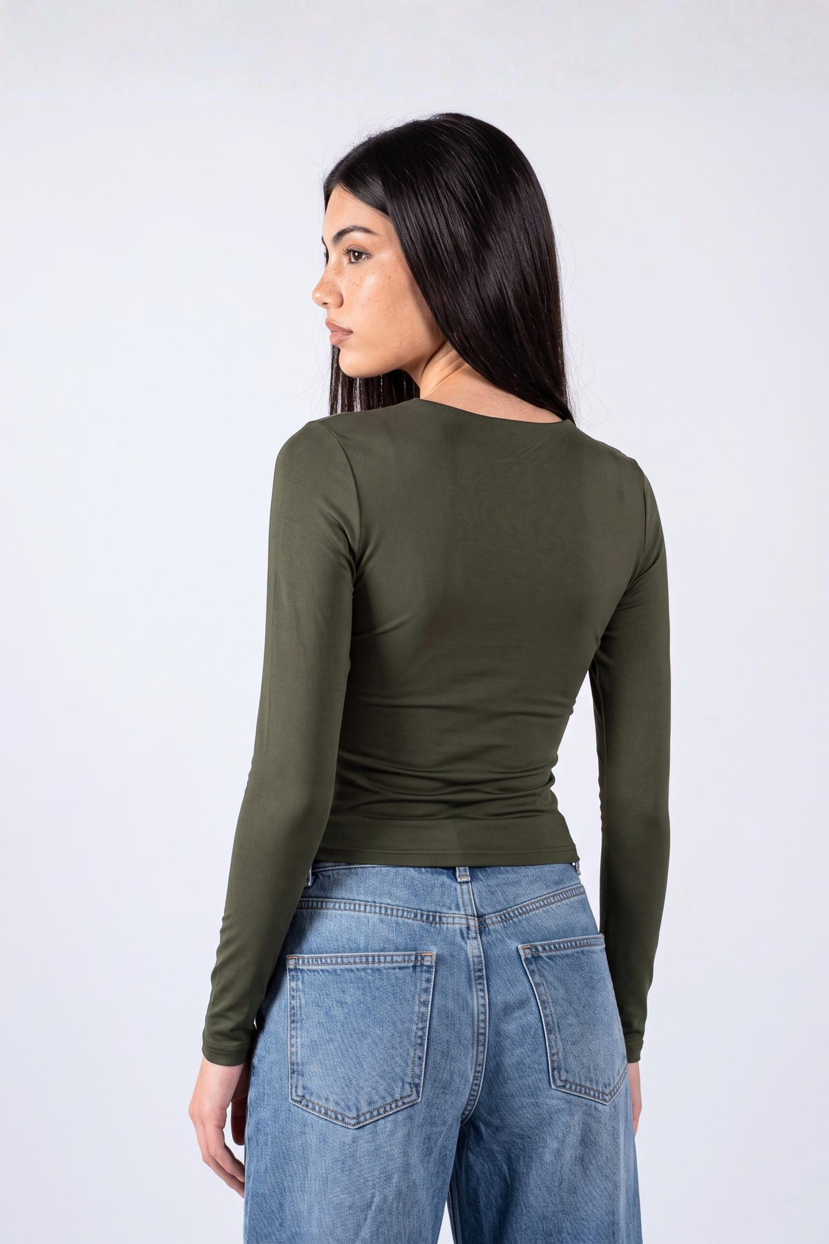 REFINED LONG-SLEEVE SQUARE NECK