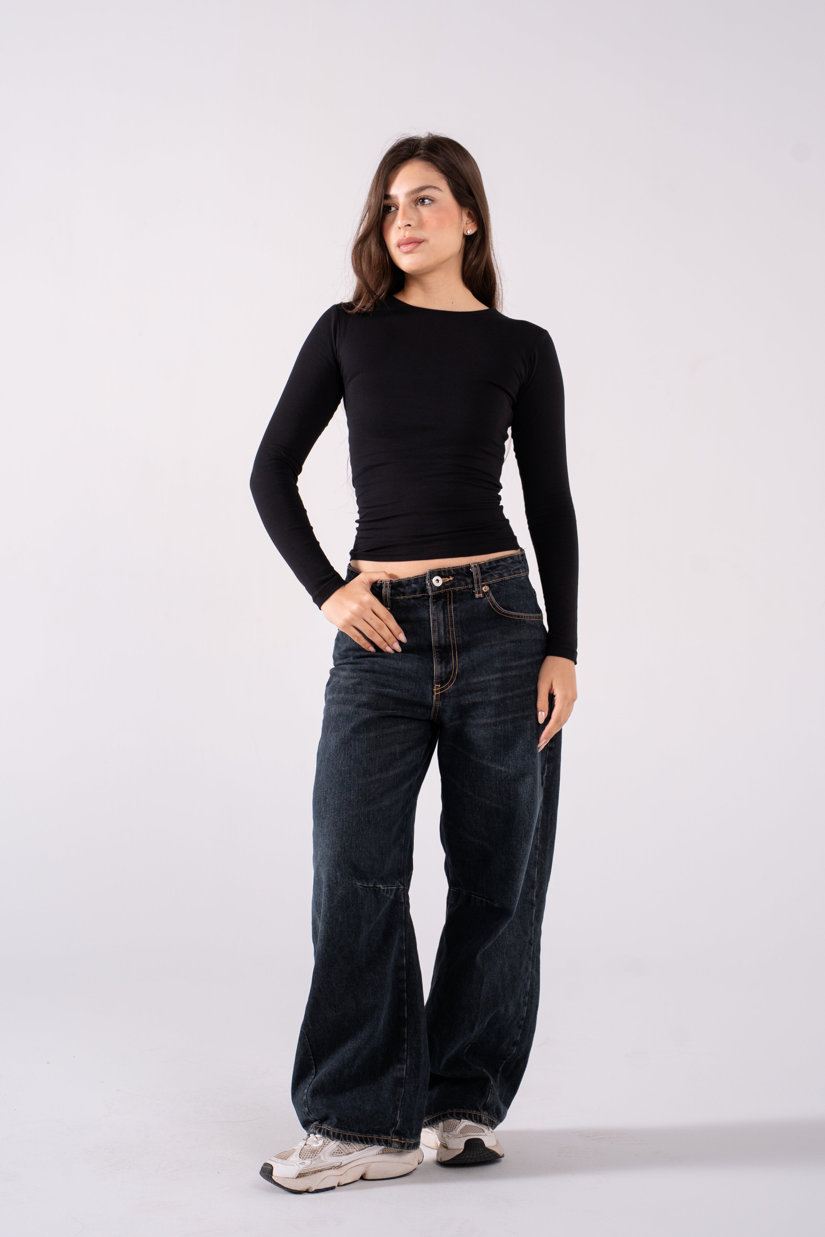 REFINED COTTON LONG-SLEEVE ROUND NECK