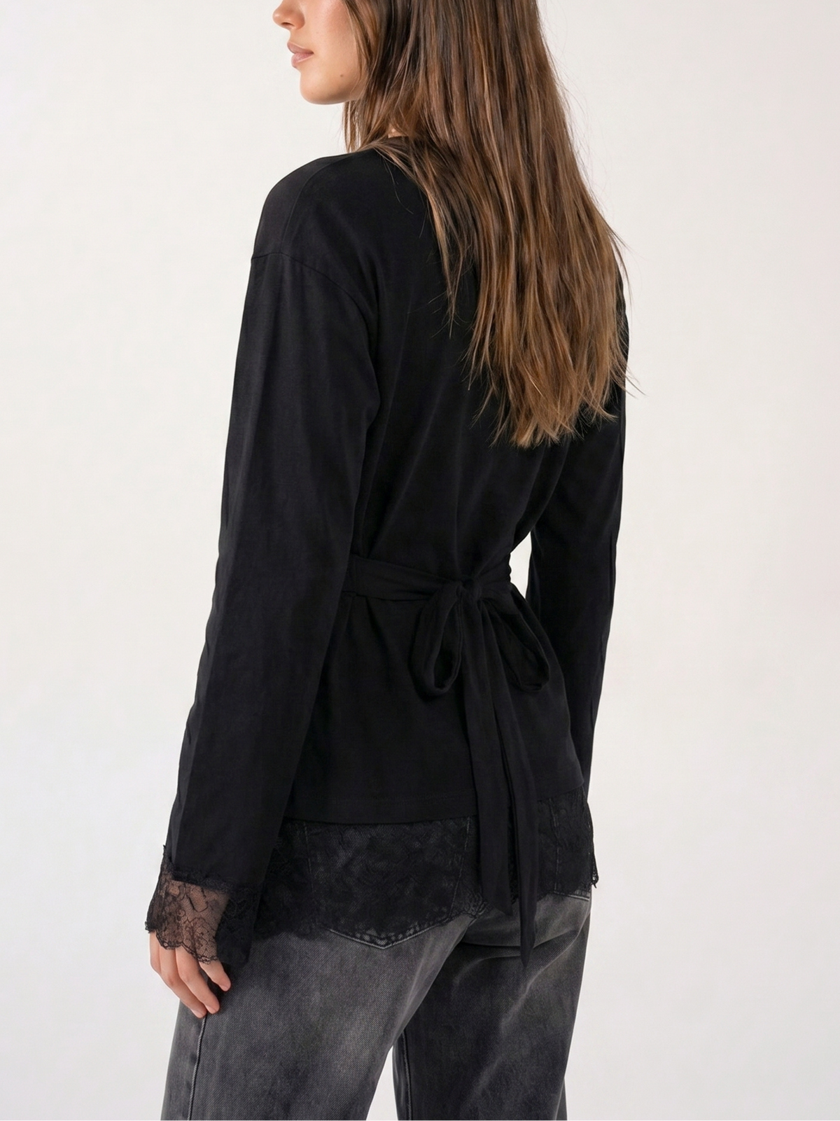 REFINED LACE OVERSIZED LONG SLEEVE T-SHIRT