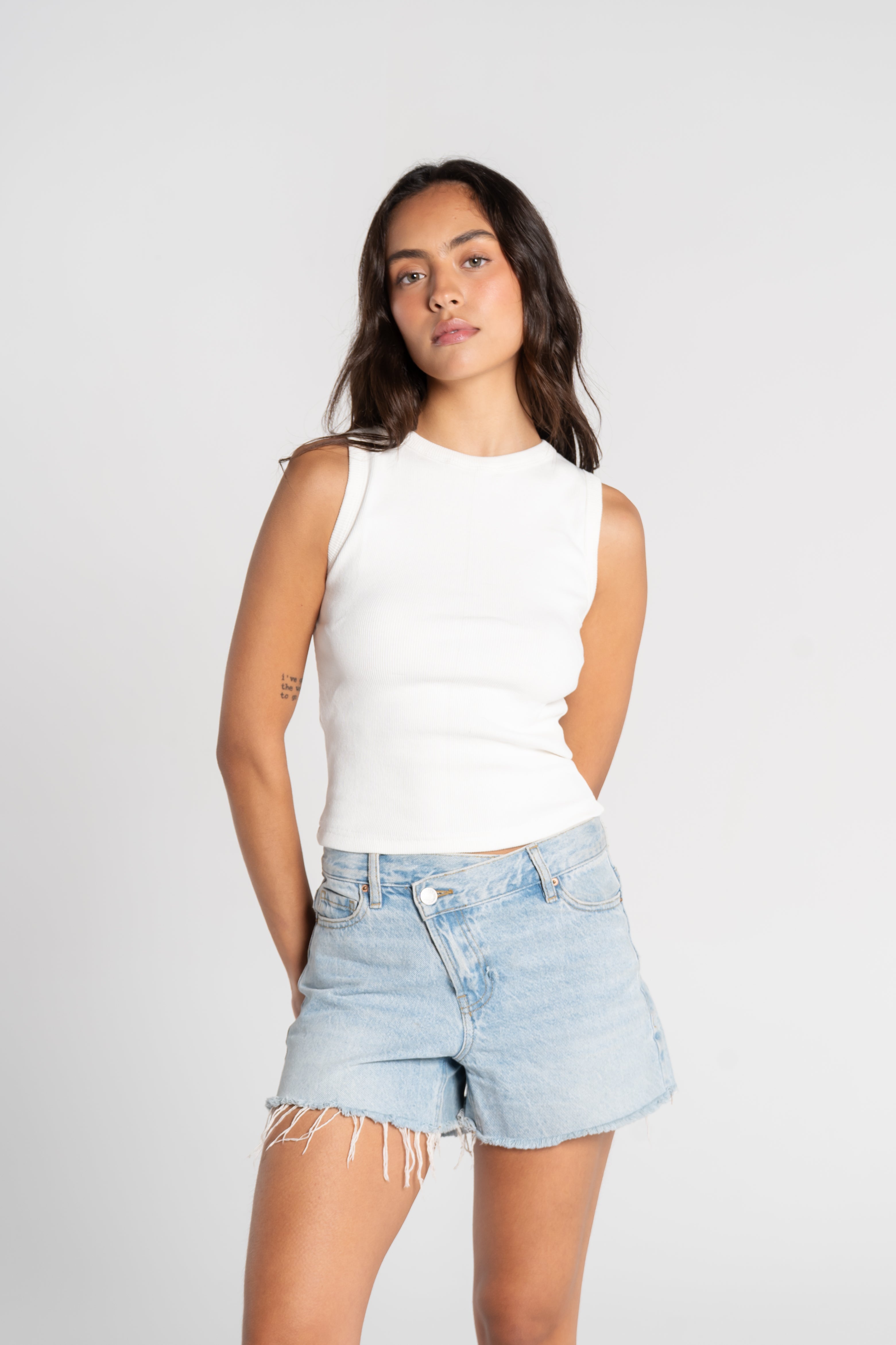 RIBBED TANK TOP ROUND NECK