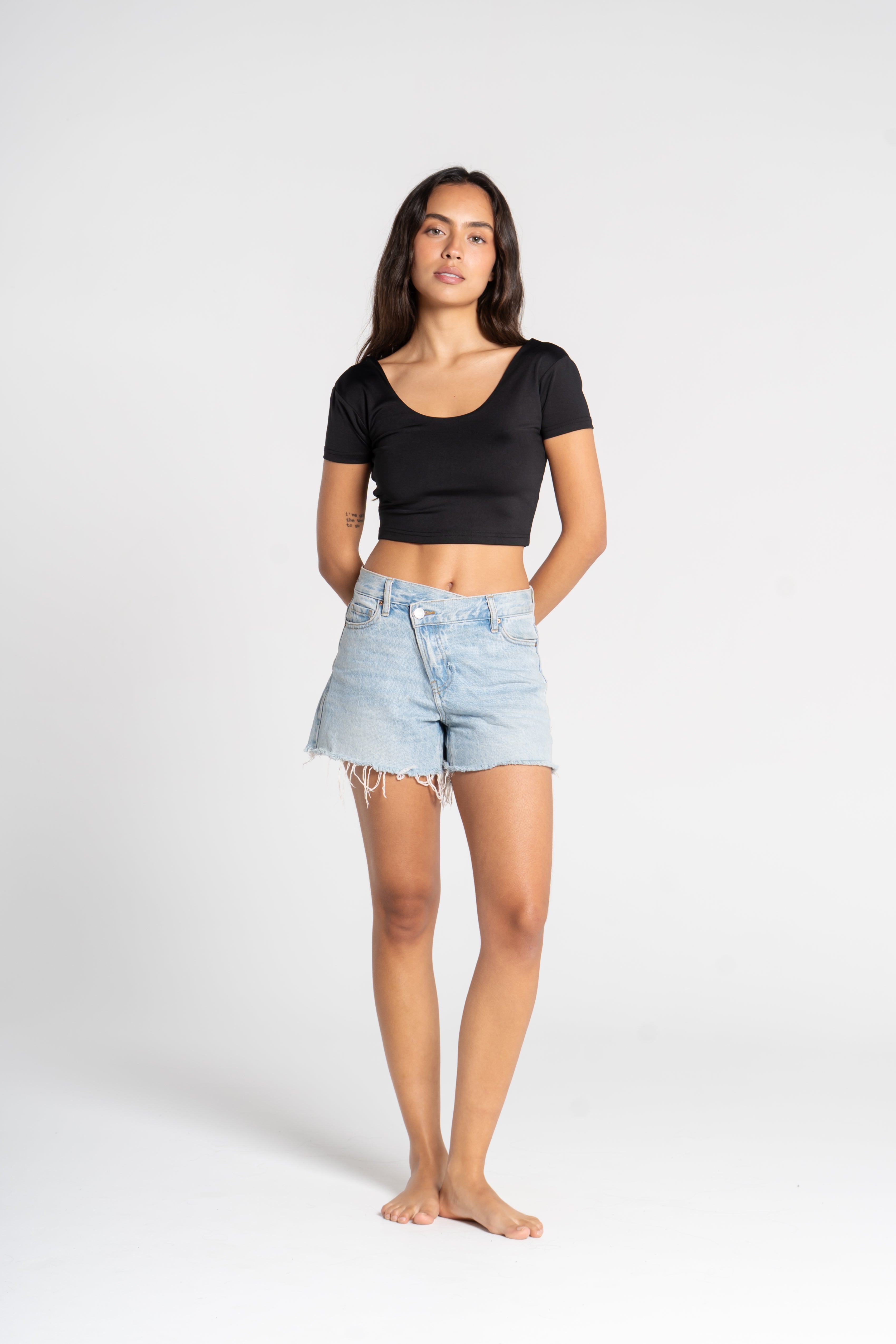 CROPPED BACKLESS WIDE NECK