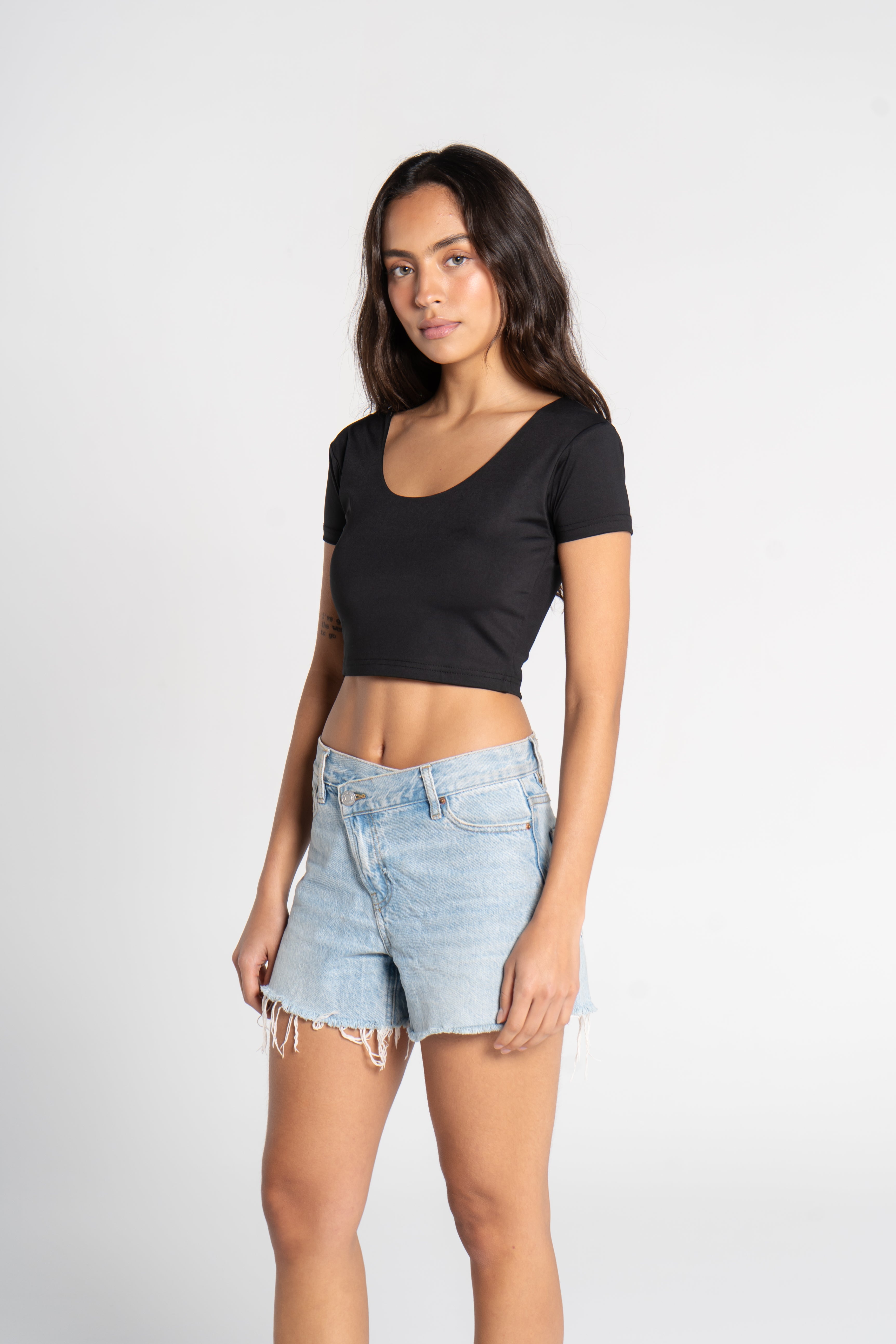 CROPPED BACKLESS WIDE NECK