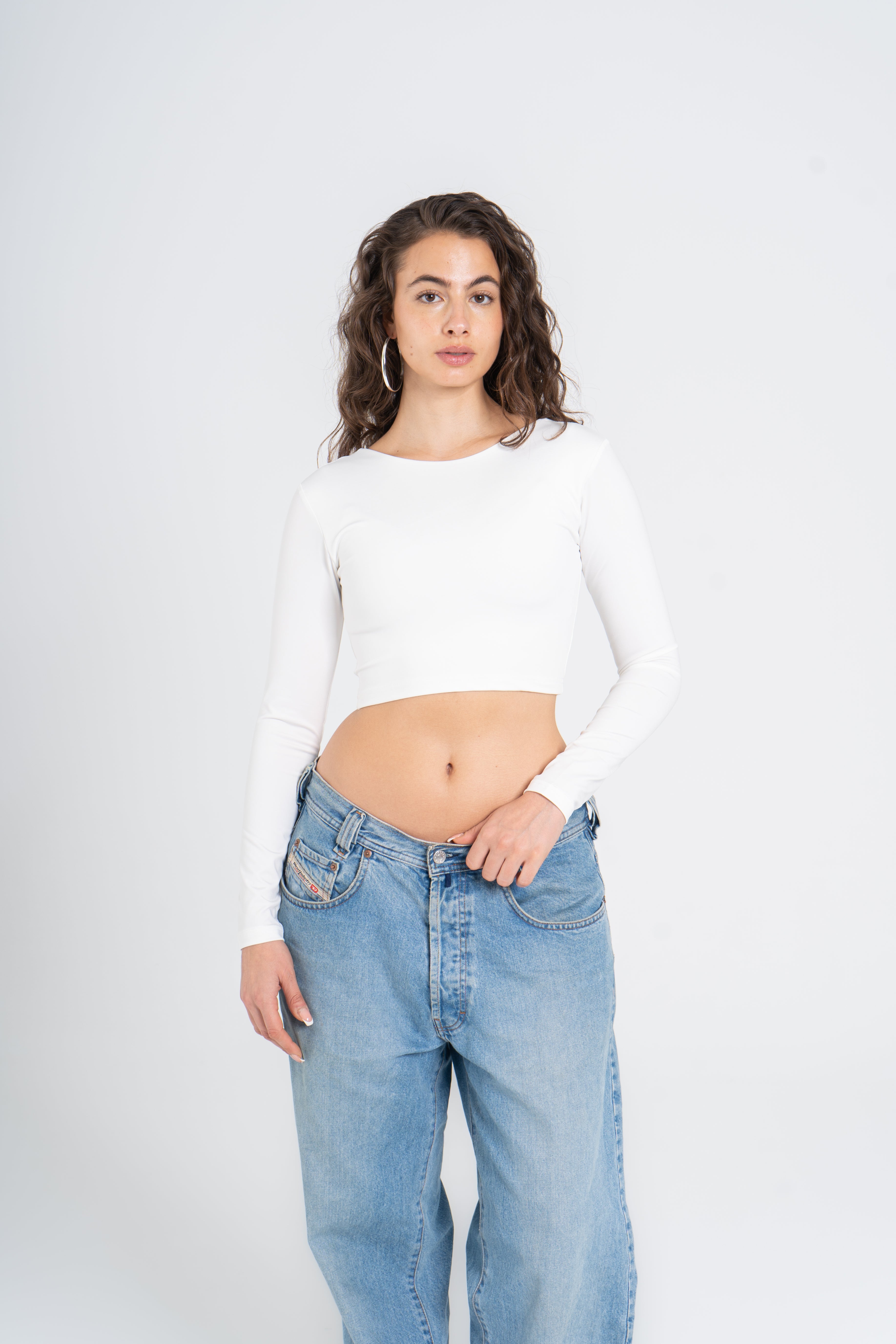 CROPPED BACKLESS ROUND NECK LONG SLEEVE