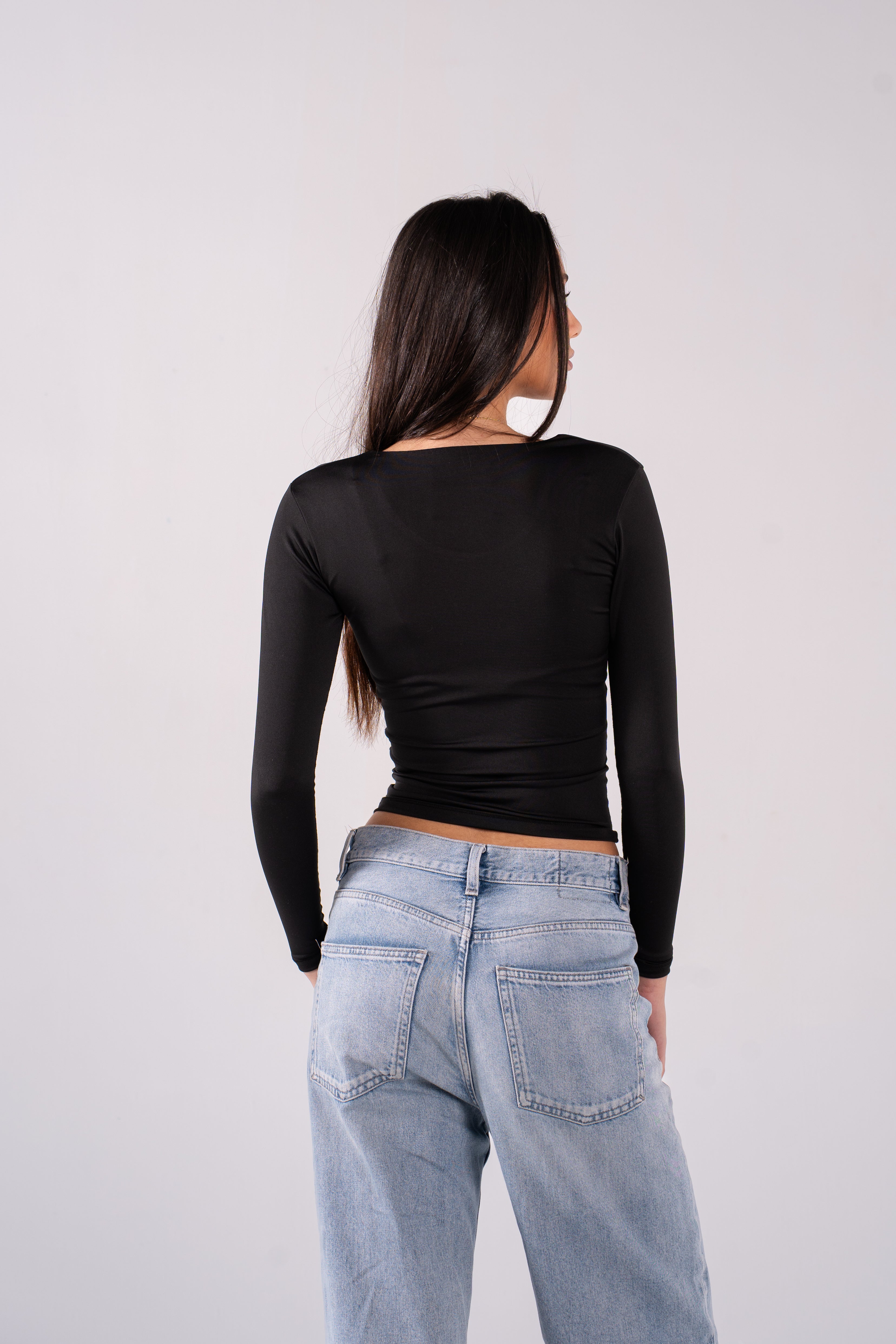 REFINED LONG-SLEEVE WIDE NECK