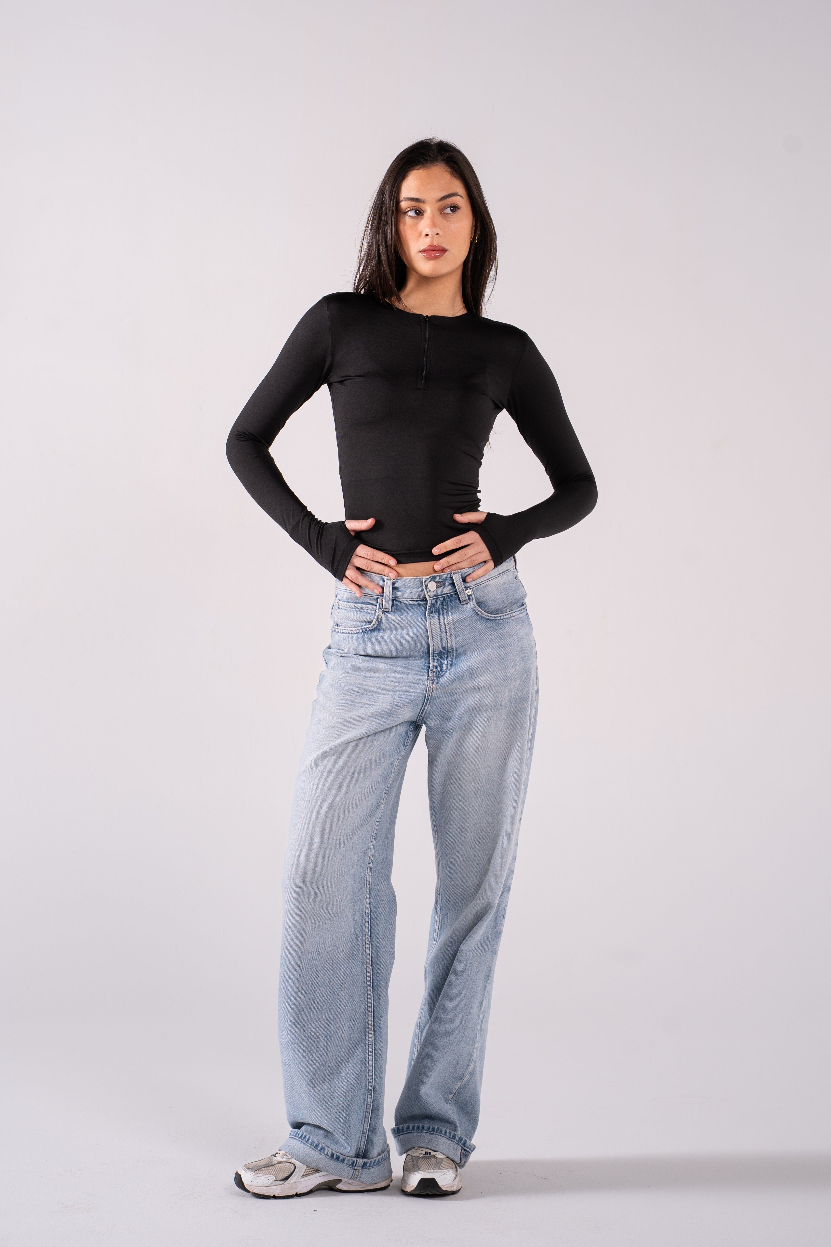 REFINED LONG-SLEEVE ZIPPER
