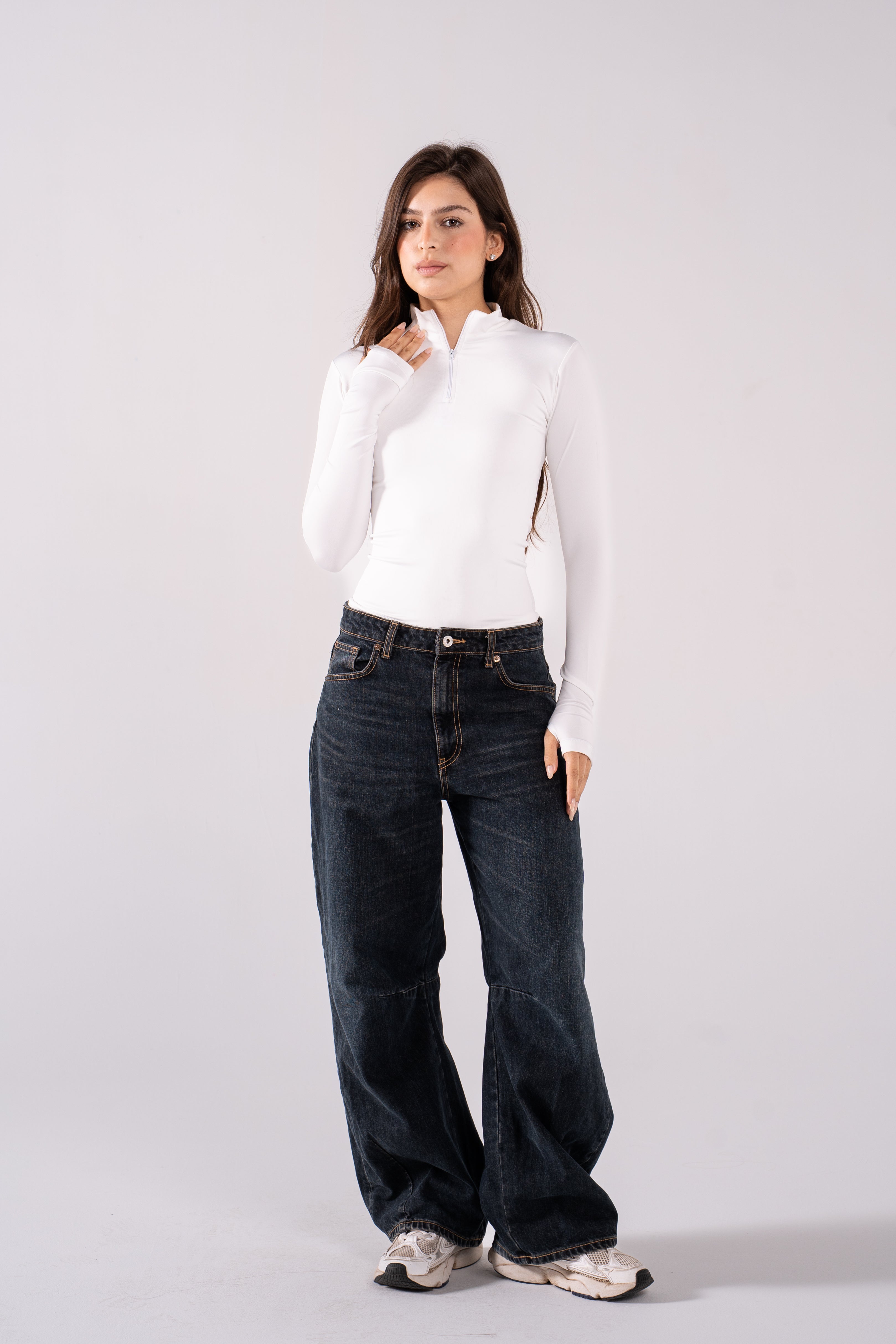 REFINED LONG-SLEEVE HIGH NECK ZIPPER