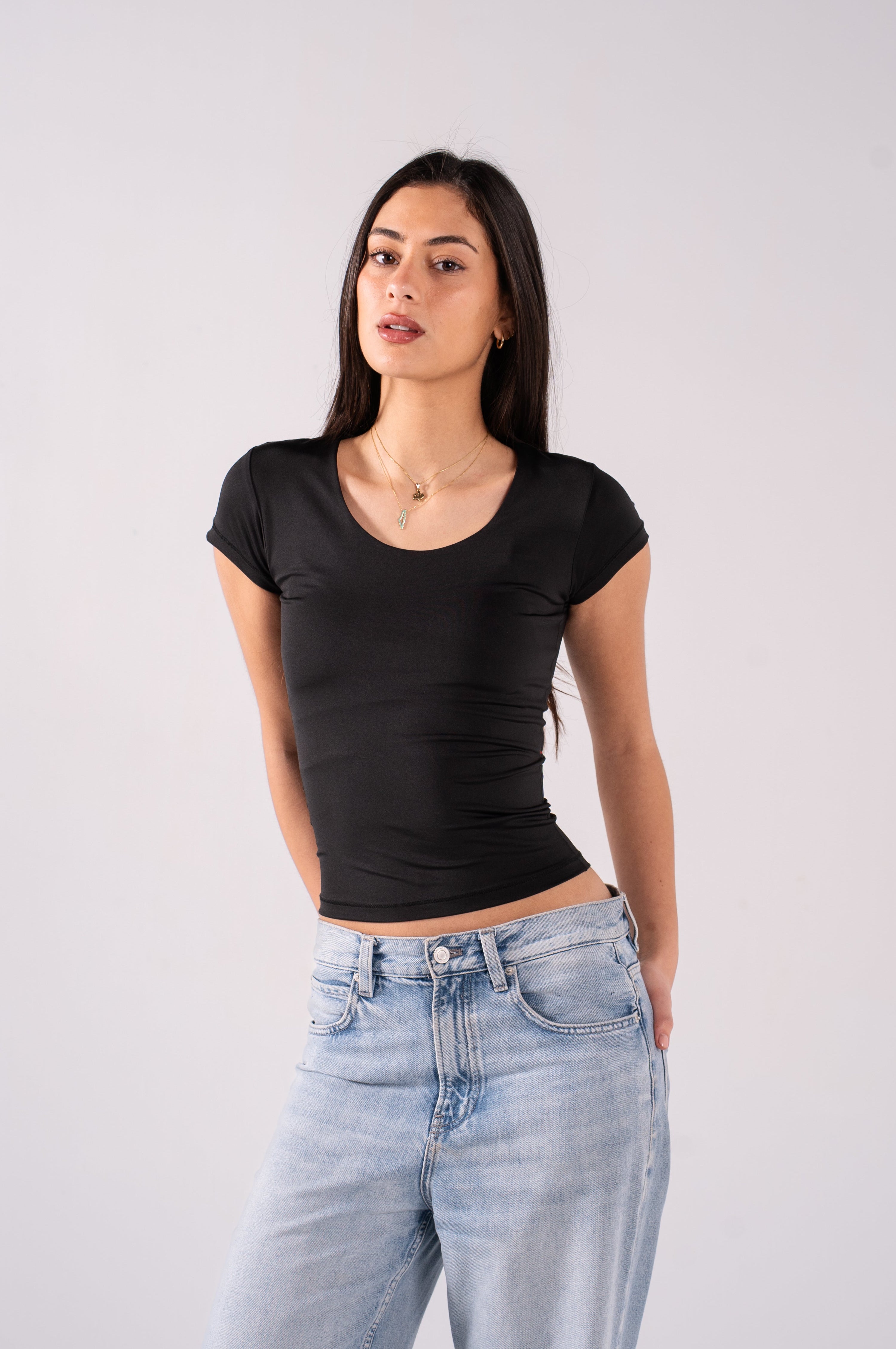 REFINED SHORT-SLEEVE WIDE NECK