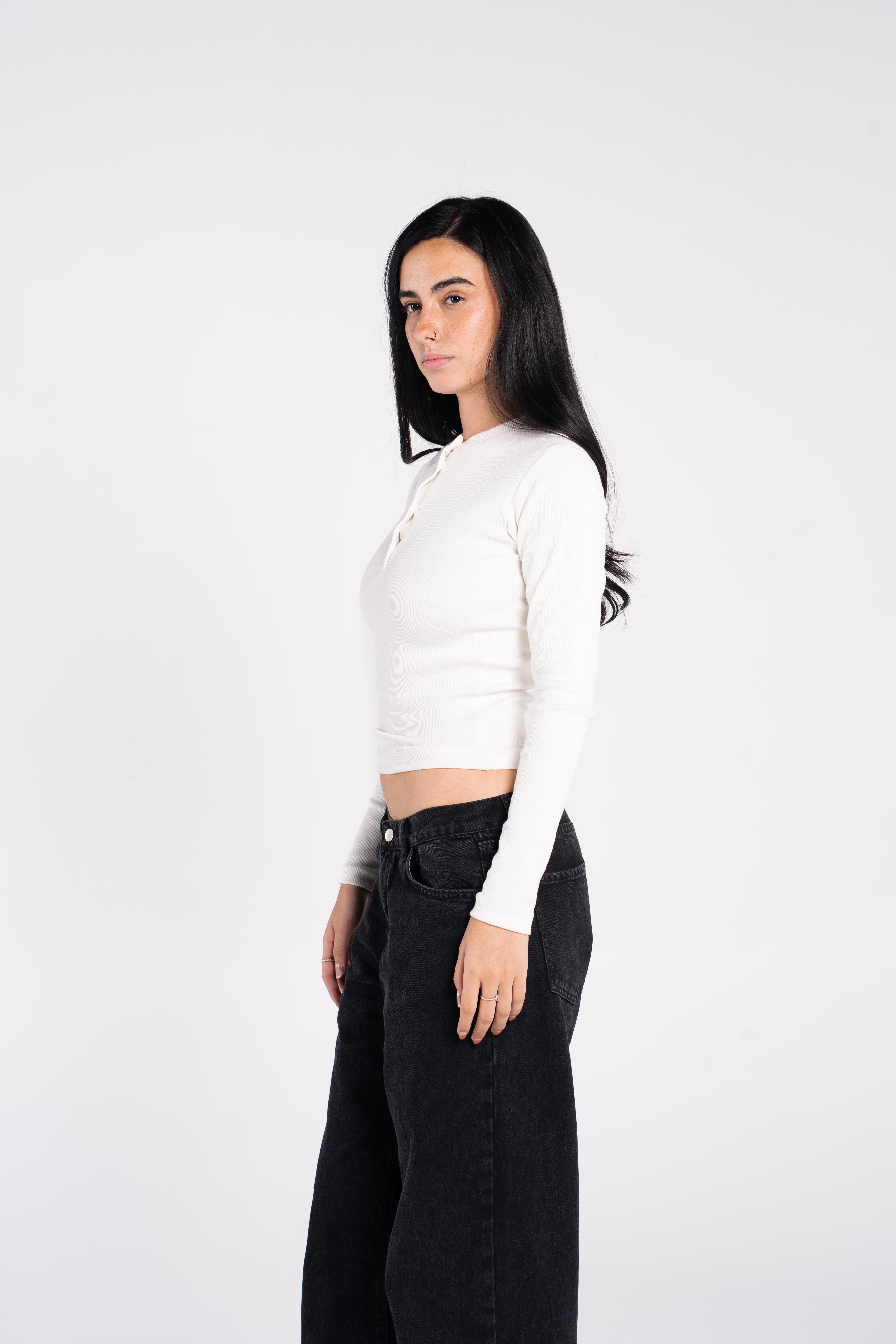 RIBBED HALF BUTTONS LONG SlEEVE TOP