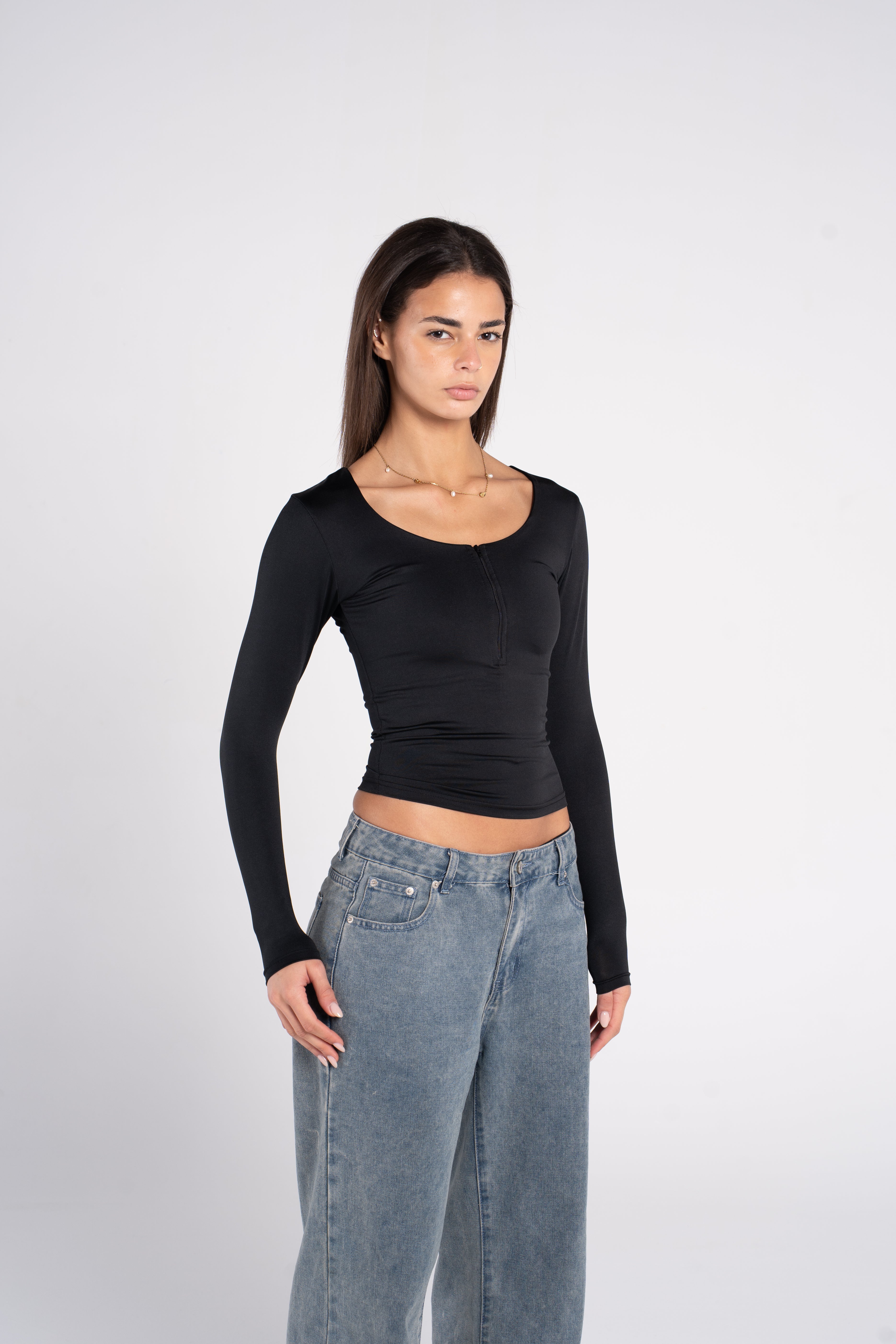 WIDE NECK ZIPPER LONG SLEEVE