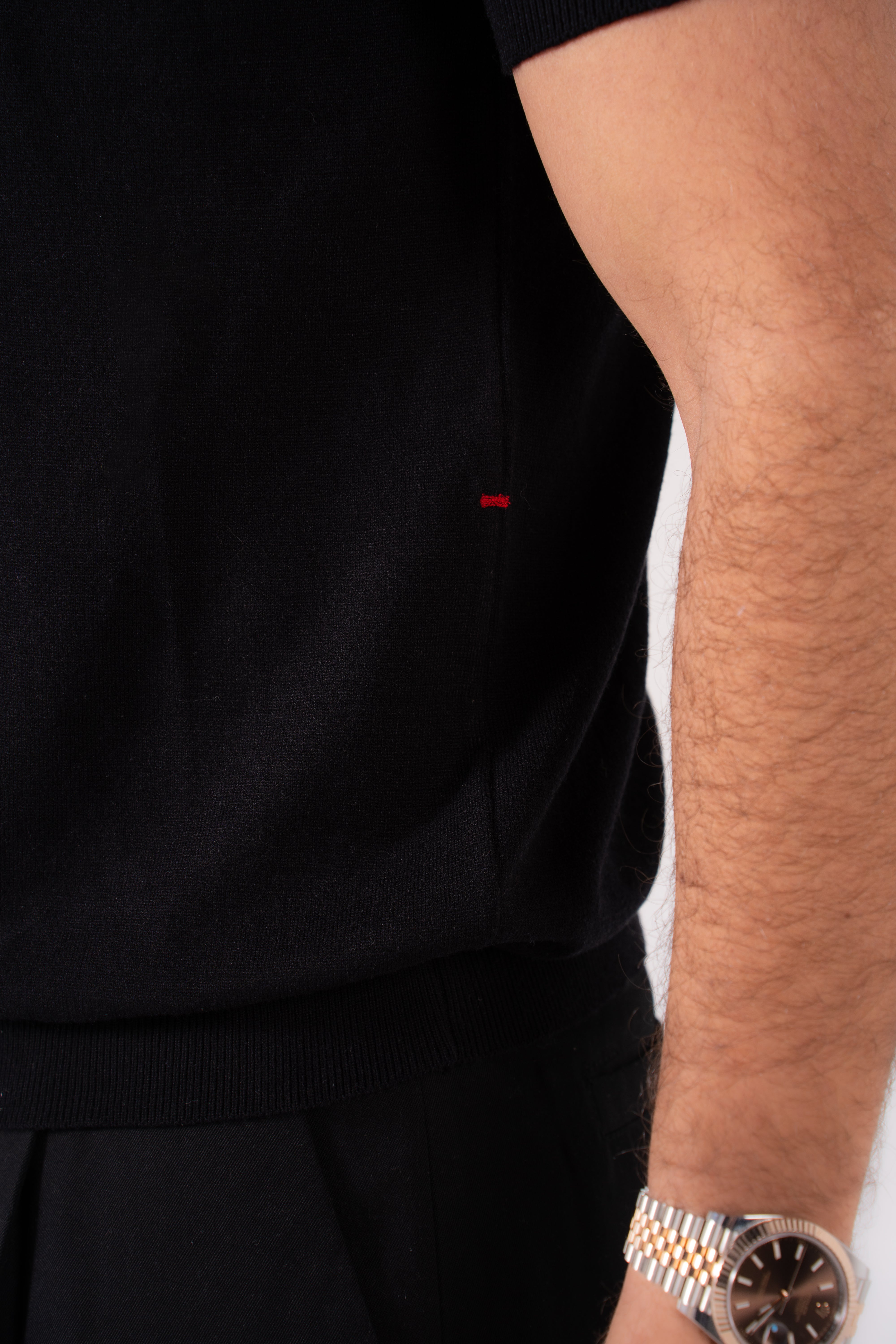 REFINED ROUND NECK KNIT T-SHIRT