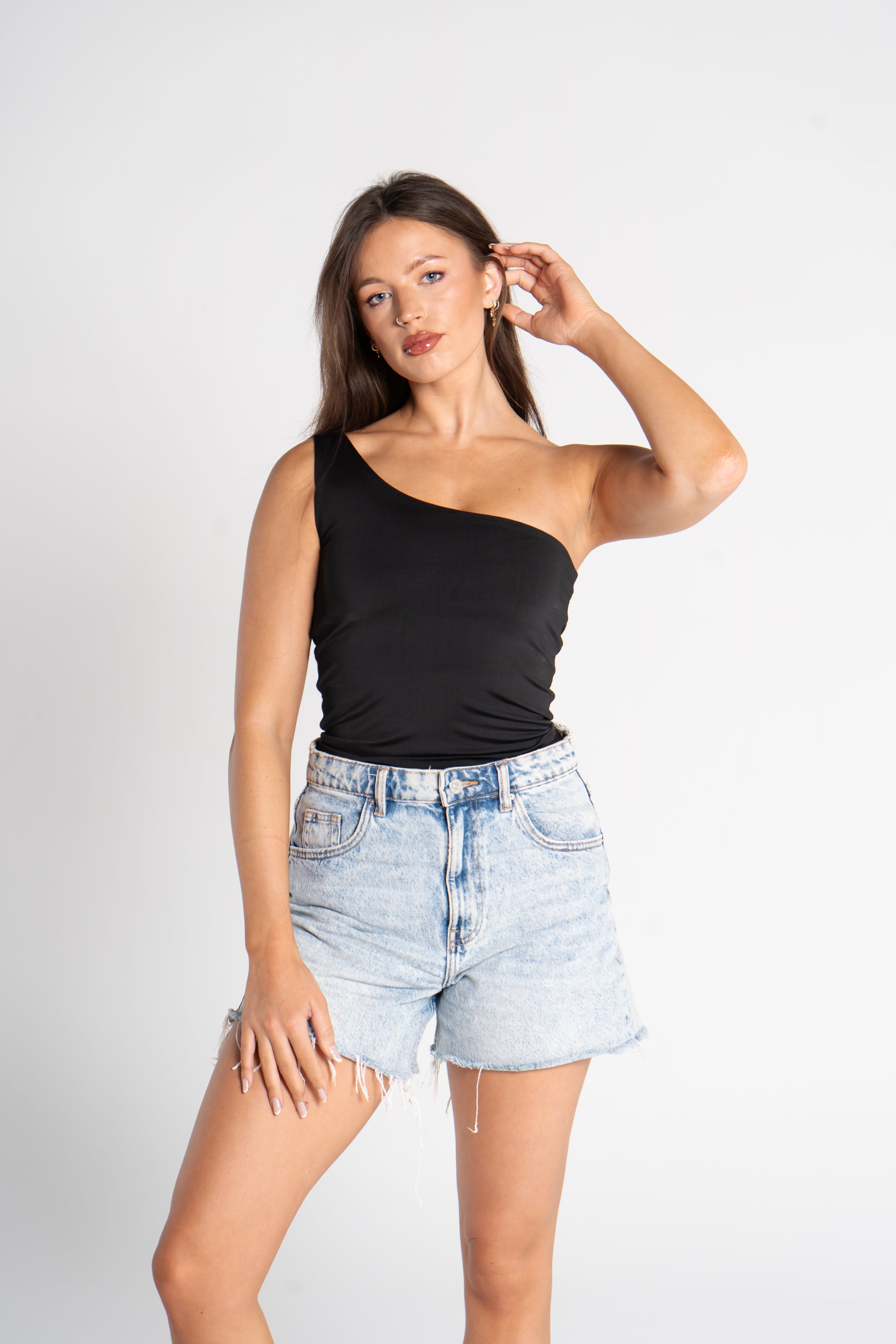 ONE SHOULDER TOP