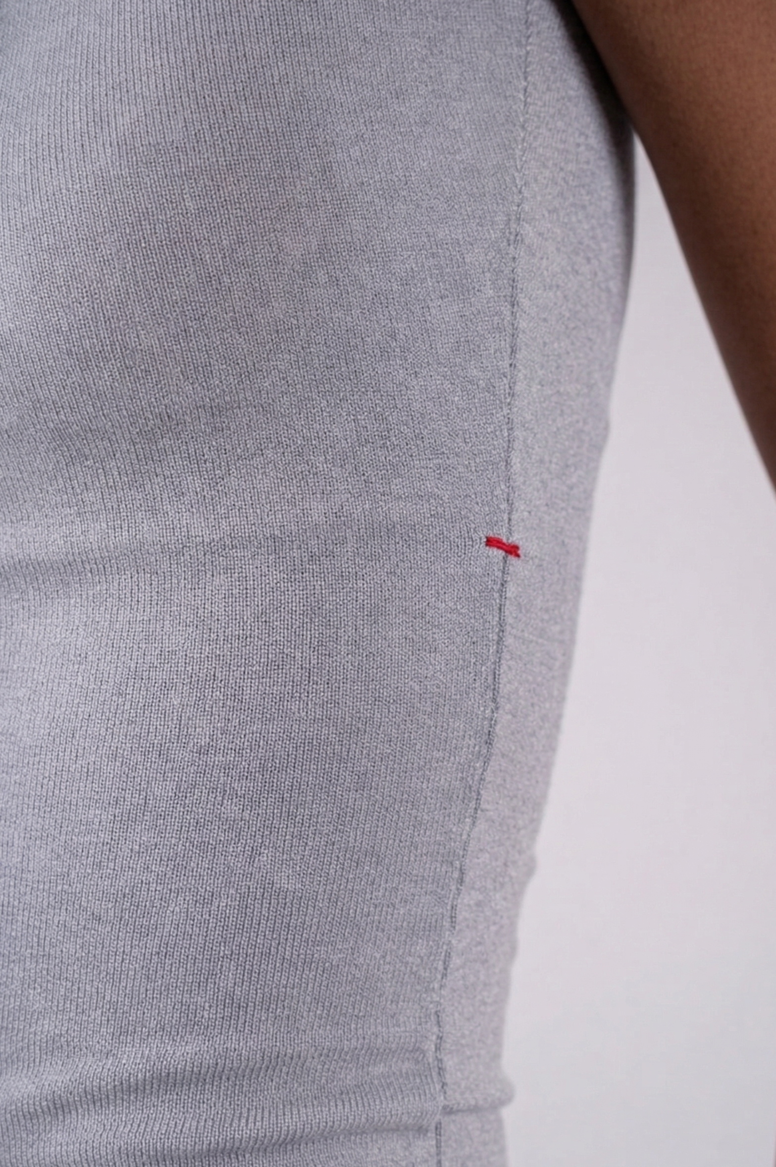 REFINED KNIT SHORT-SLEEVE ROUND NECK