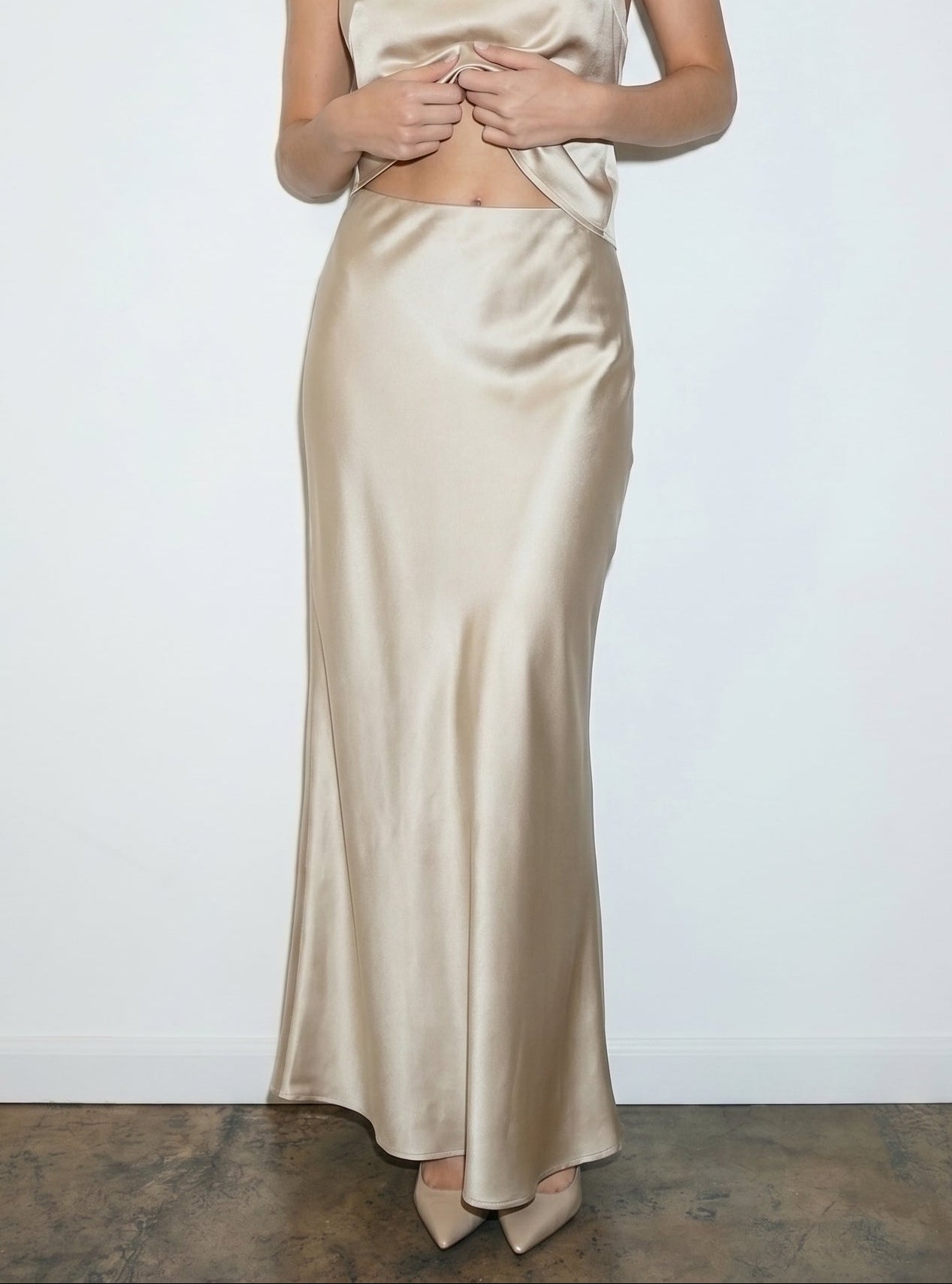 REFINED SATIN MIDI SKIRT