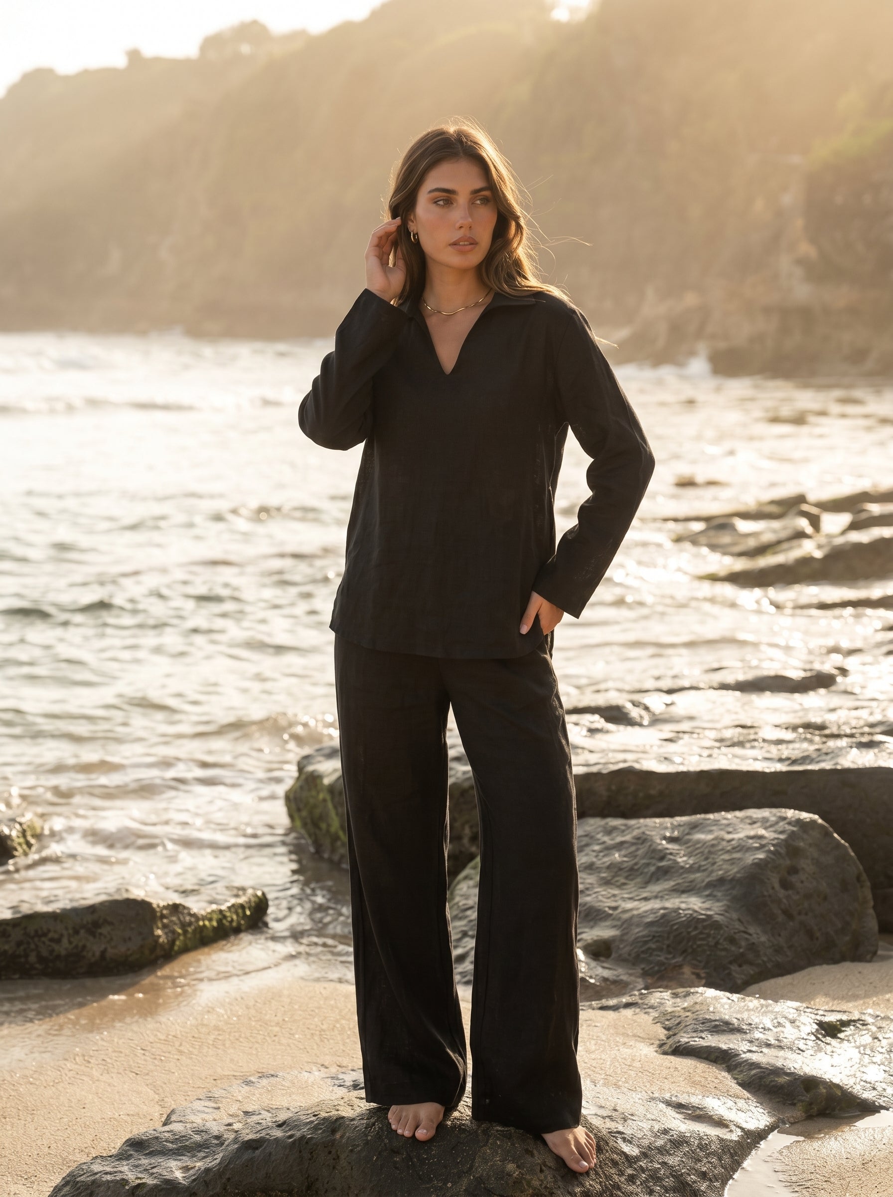 REFINED LINEN POLO BLOUSE