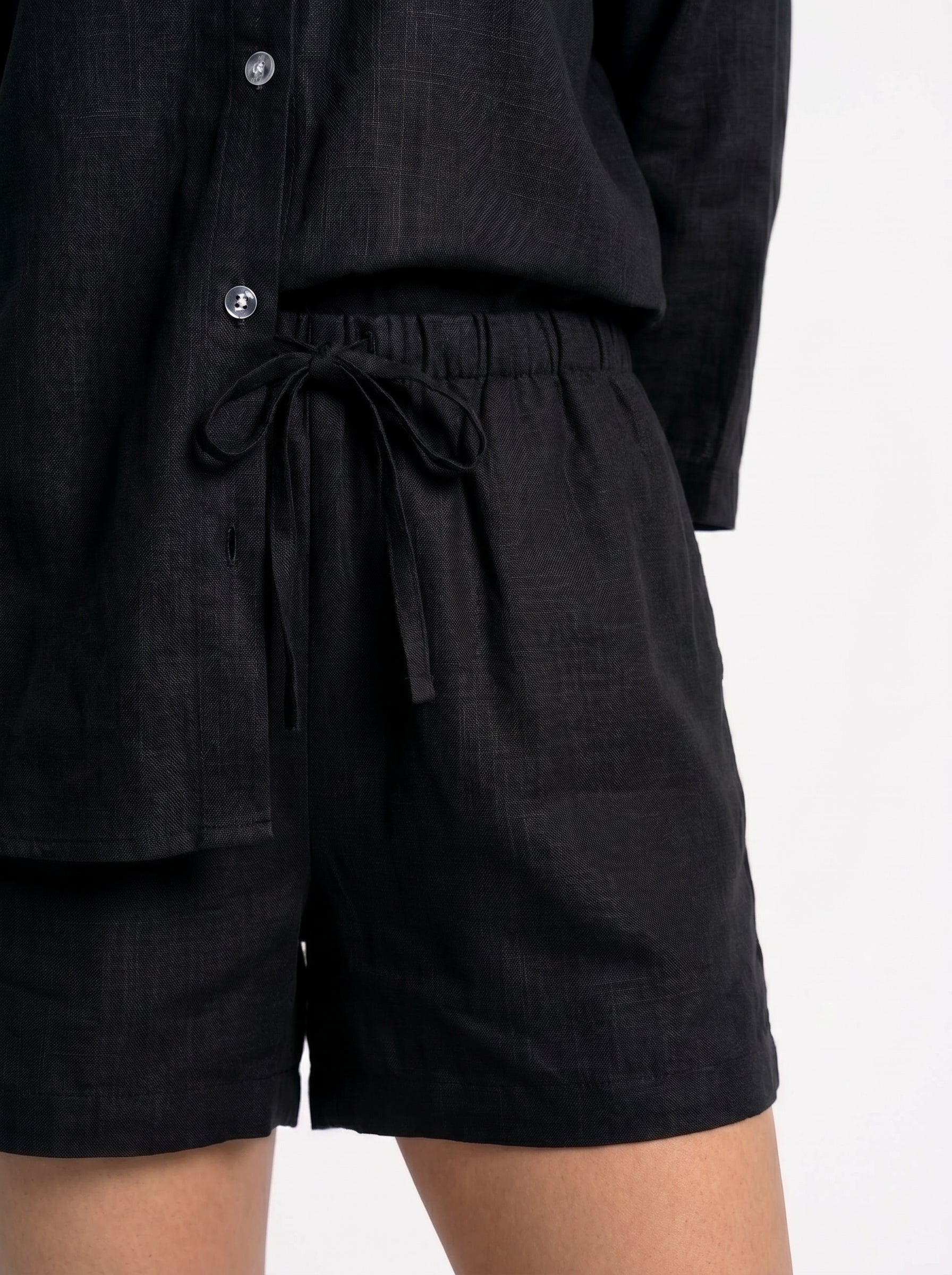 REFINED LINEN SHORTS