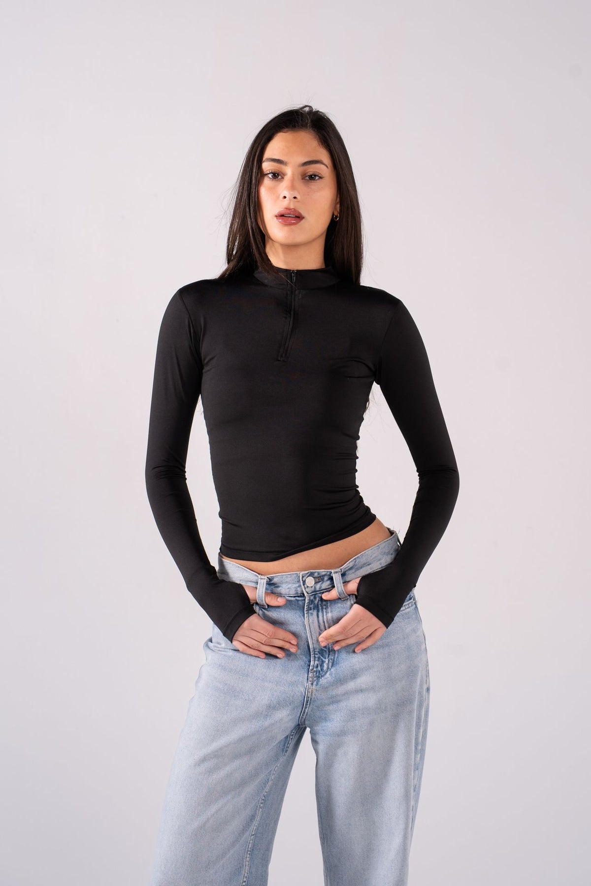 REFINED LONG-SLEEVE HIGH NECK ZIPPER