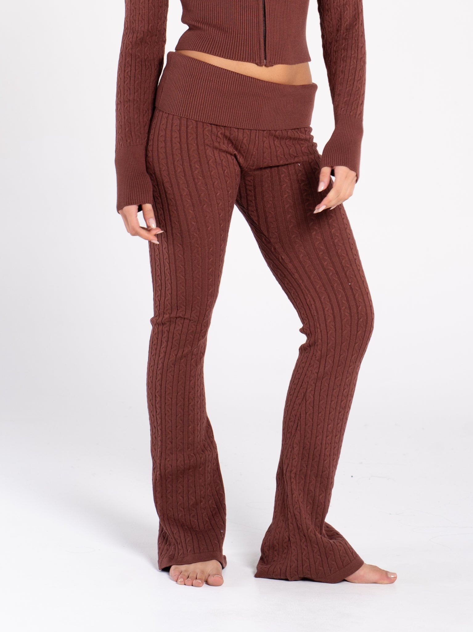 CABLE KNIT PANTS