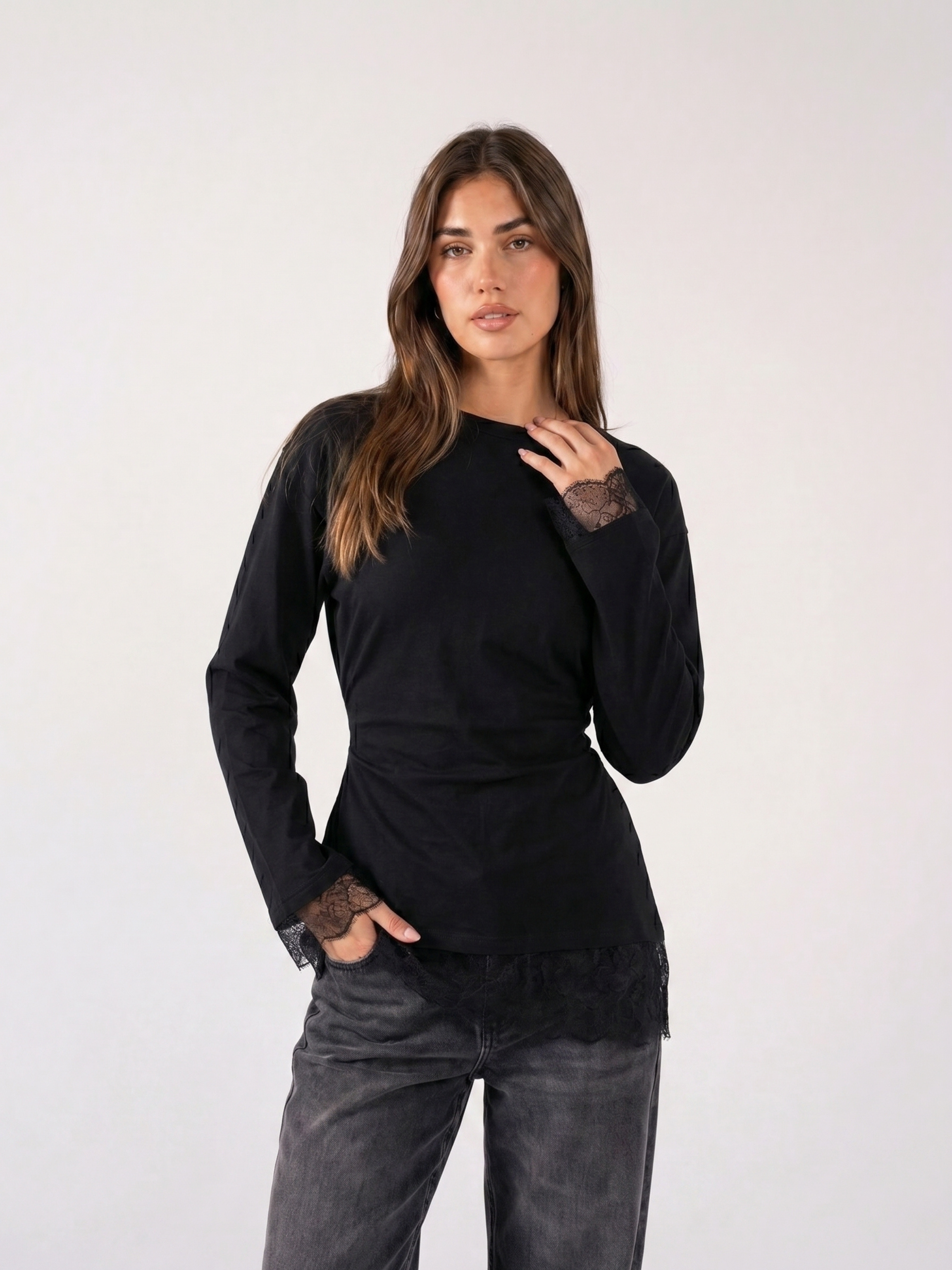 REFINED LACE OVERSIZED LONG SLEEVE T-SHIRT