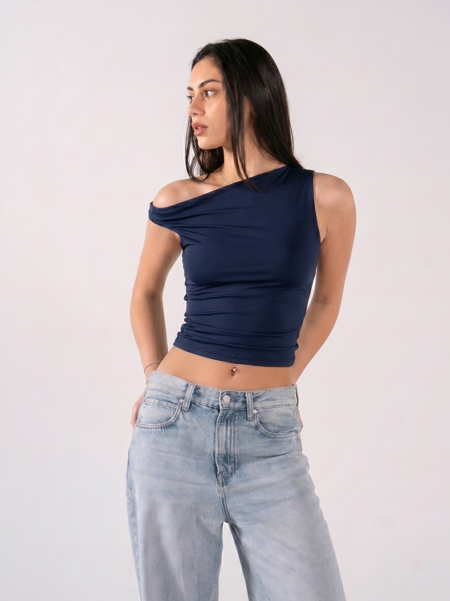 REFINED ONE SHOULDER RUCHED ASYMMETRICAL TOP