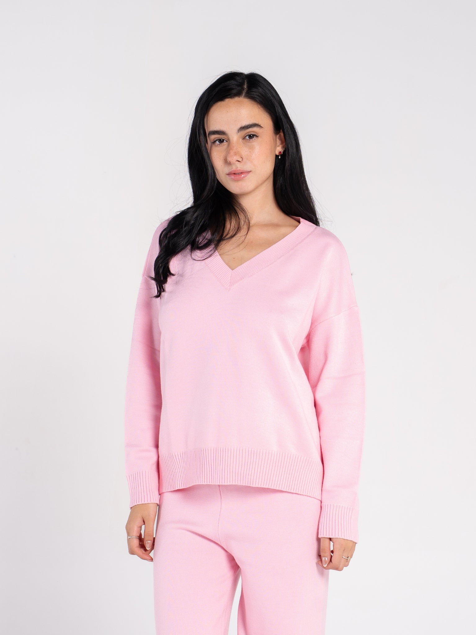 KNIT V NECK SWEATSHIRT