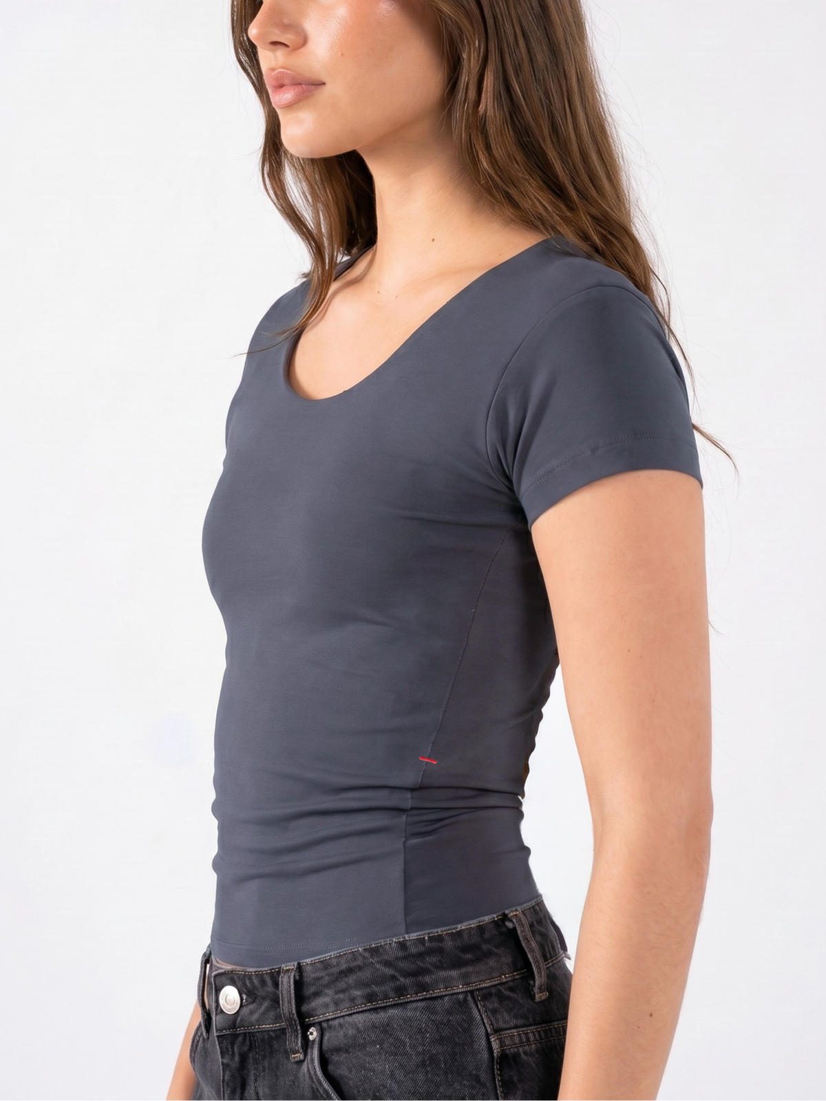 REFINED SHORT-SLEEVE WIDE NECK