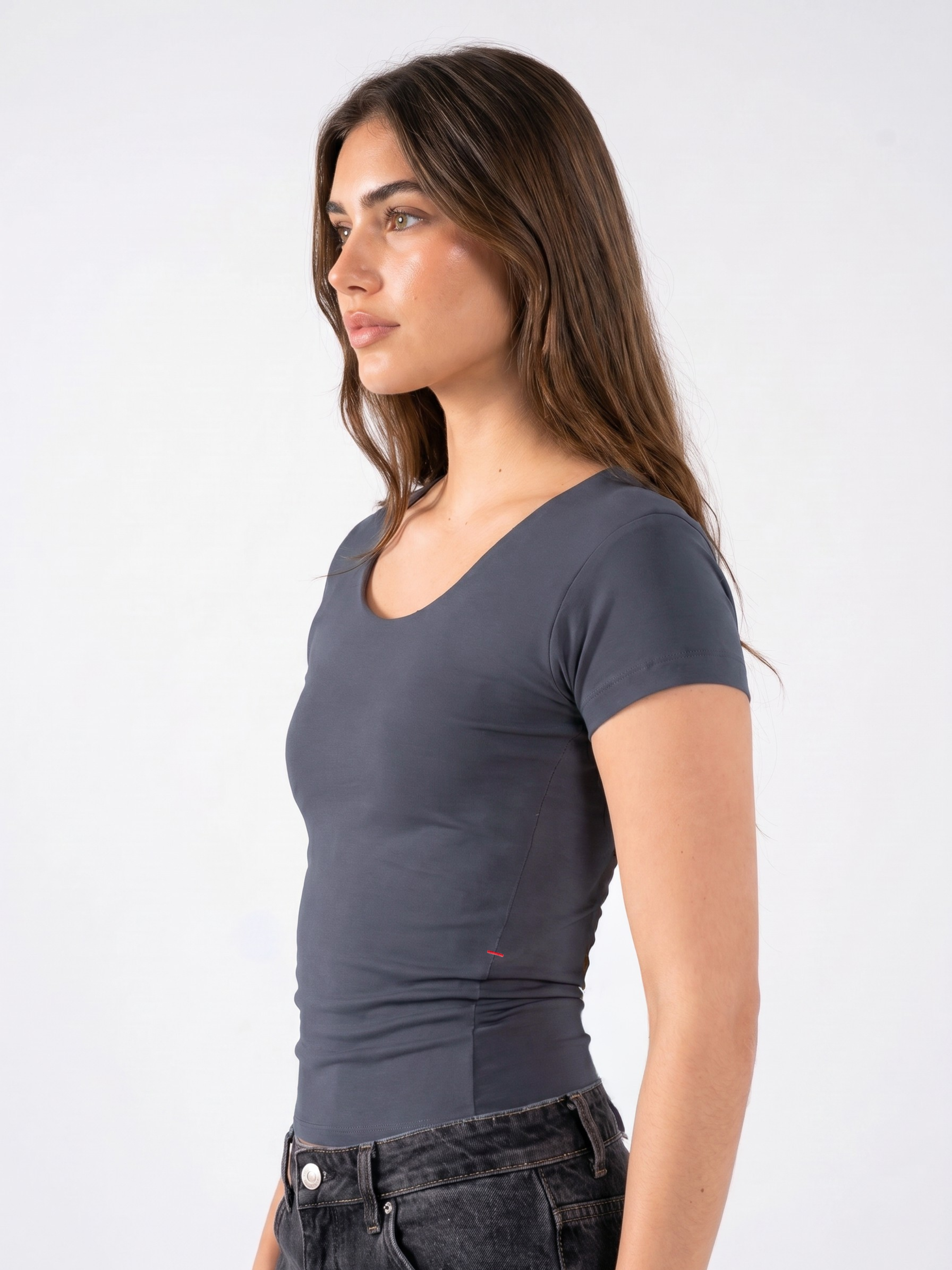 REFINED SHORT-SLEEVE WIDE NECK