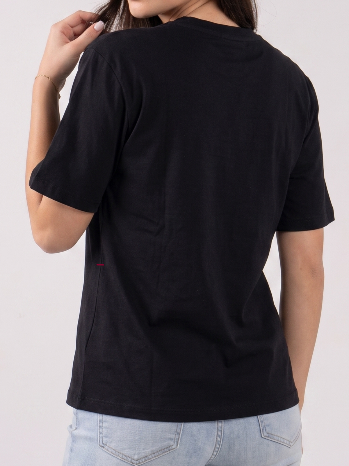 REFINED OVERSIZED BROOCH T-SHIRT