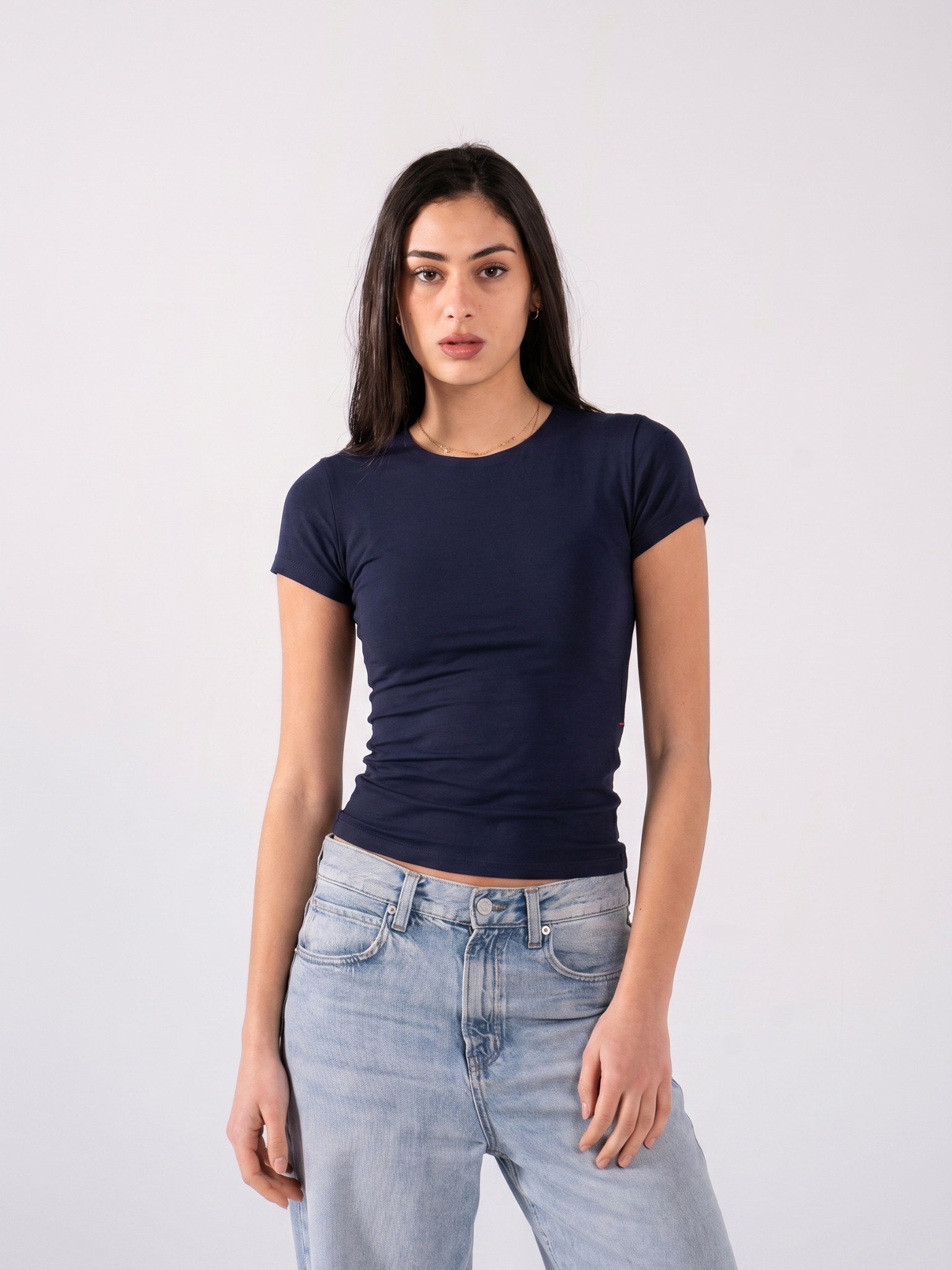 REFINED COTTON SHORT-SLEEVE ROUND NECK