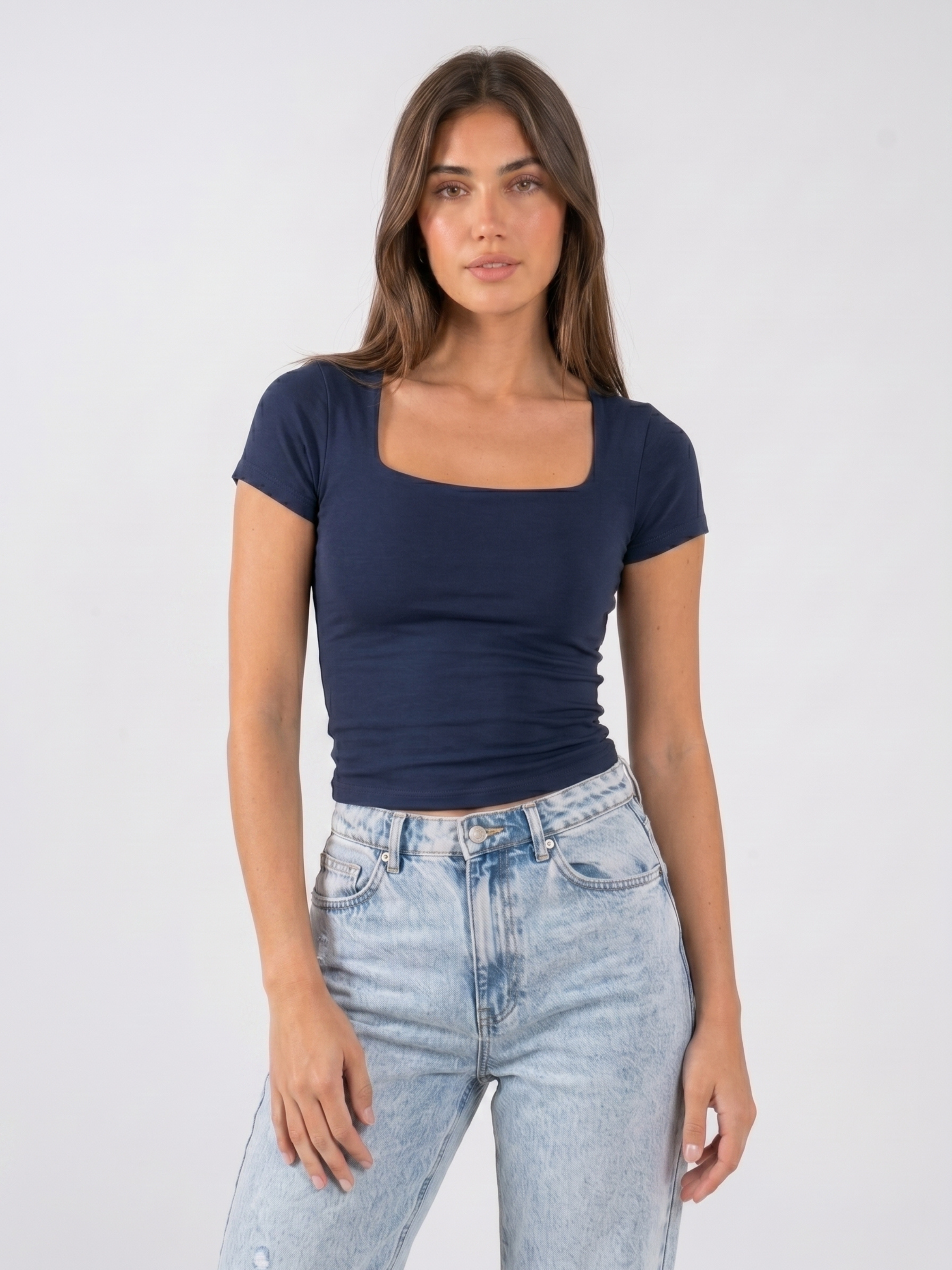 REFINED COTTON SHORT-SLEEVE SQUARE NECK