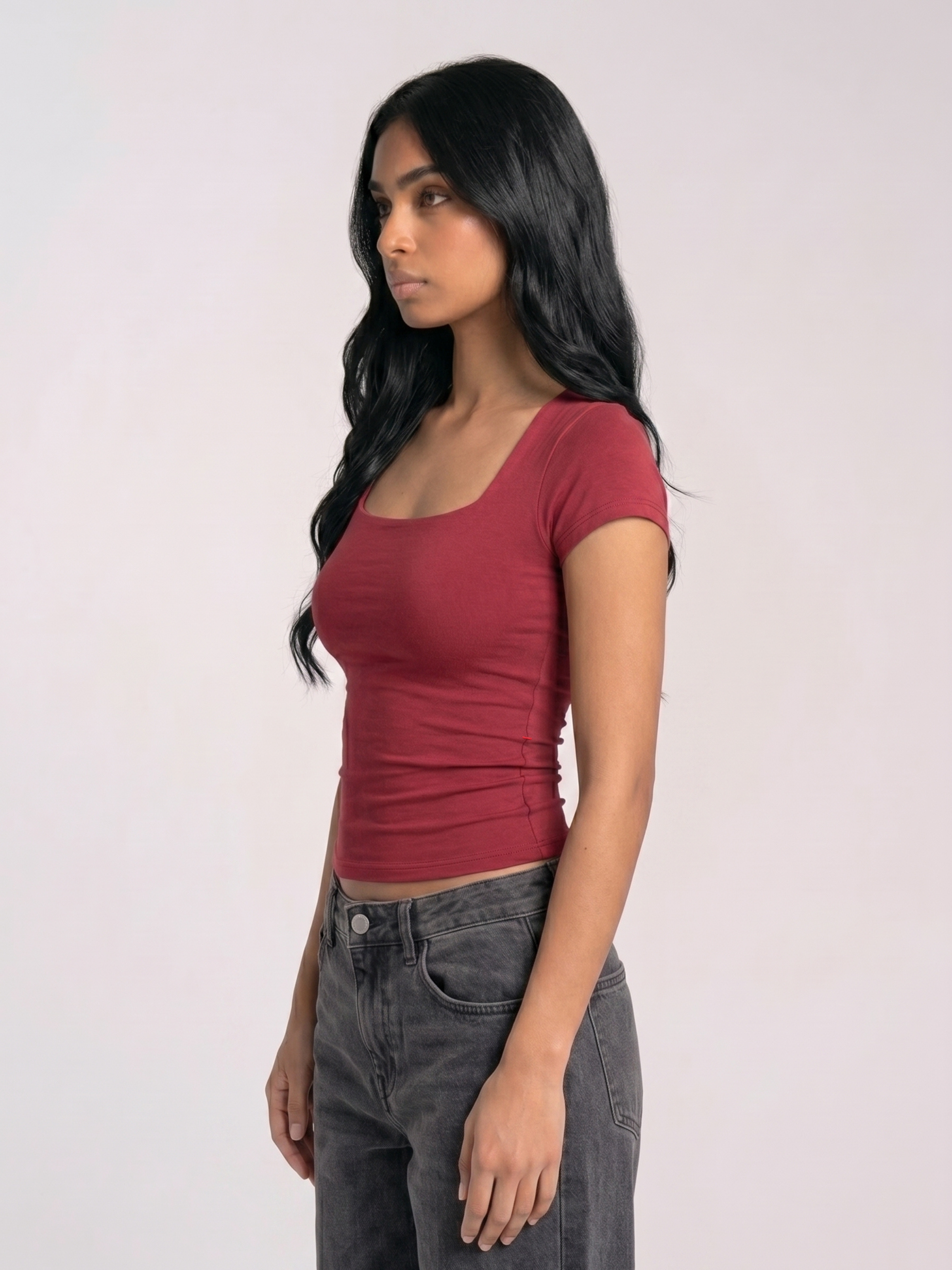 REFINED COTTON SHORT-SLEEVE SQUARE NECK