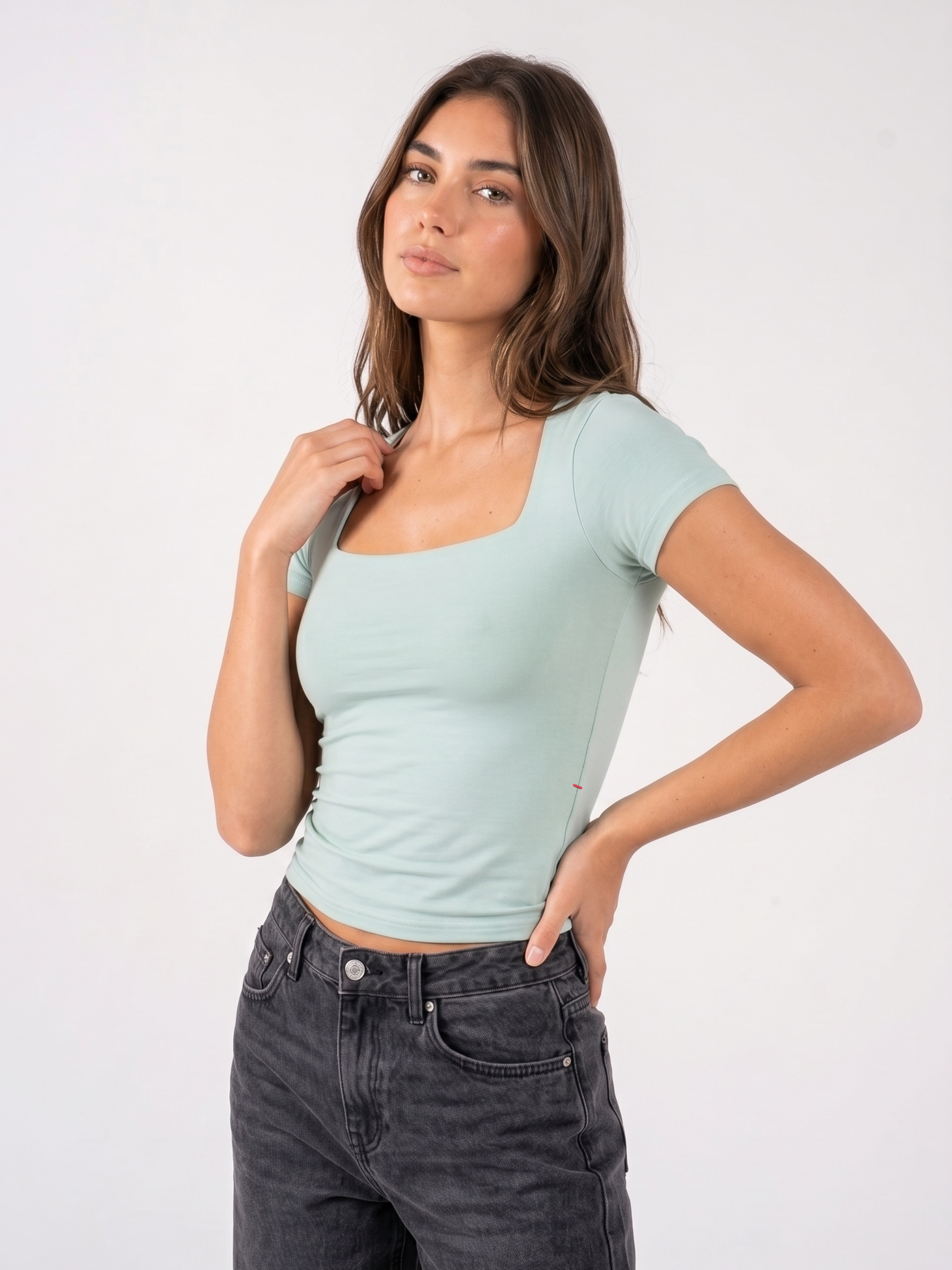 REFINED COTTON SHORT-SLEEVE SQUARE NECK