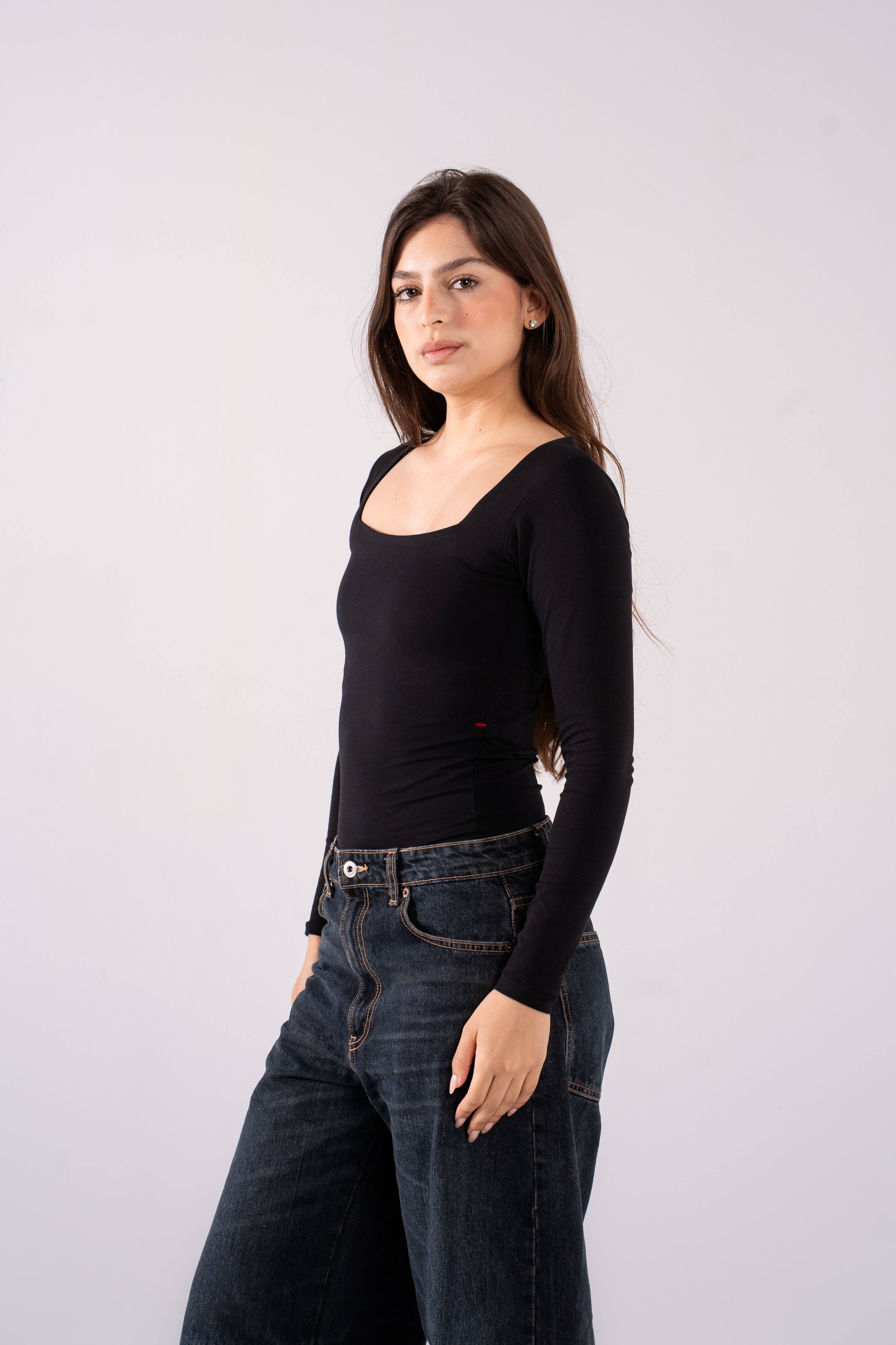 REFINED COTTON LONG-SLEEVE SQUARE NECK