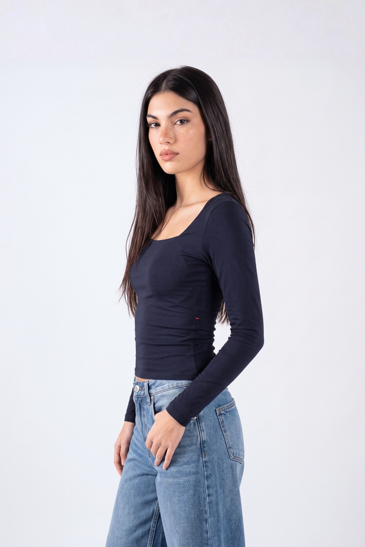 REFINED COTTON LONG-SLEEVE SQUARE NECK
