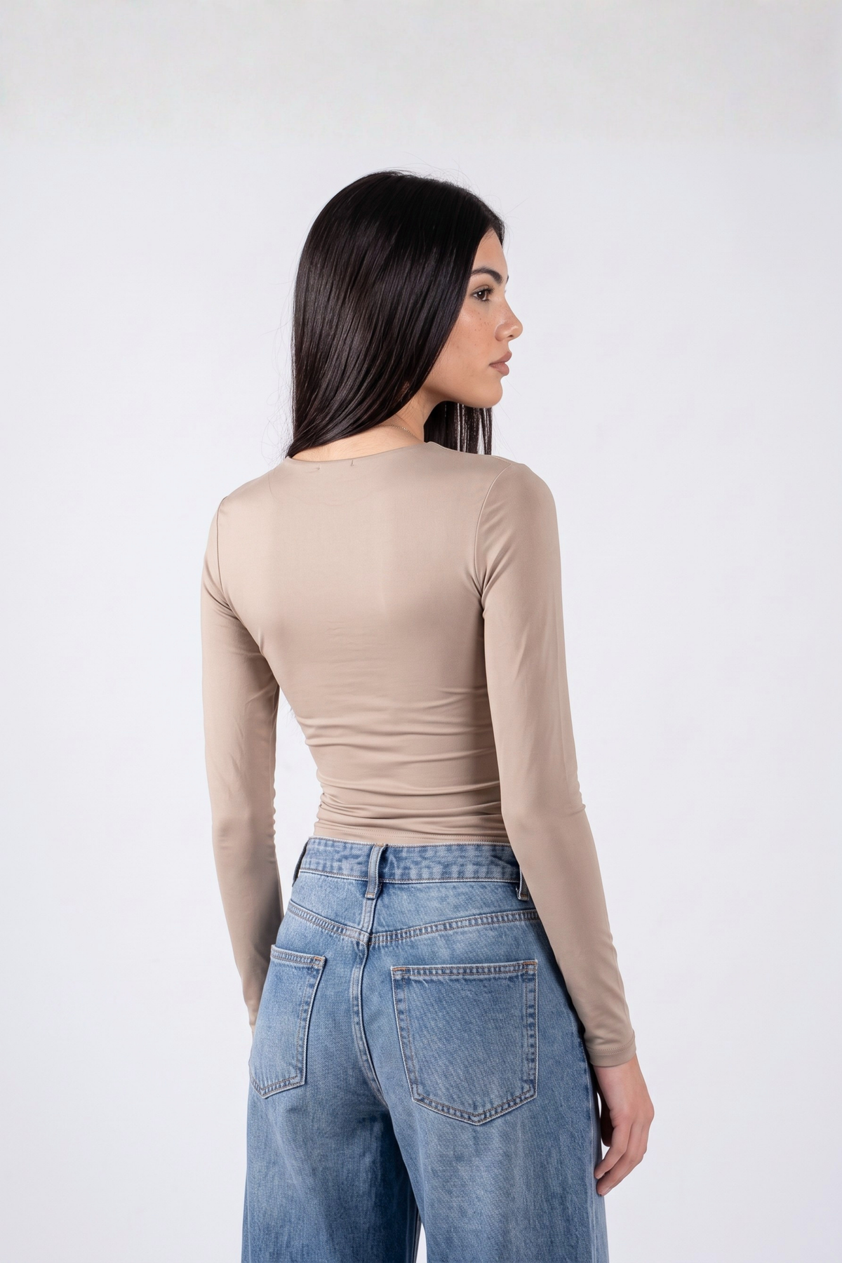 REFINED LONG-SLEEVE SQUARE NECK