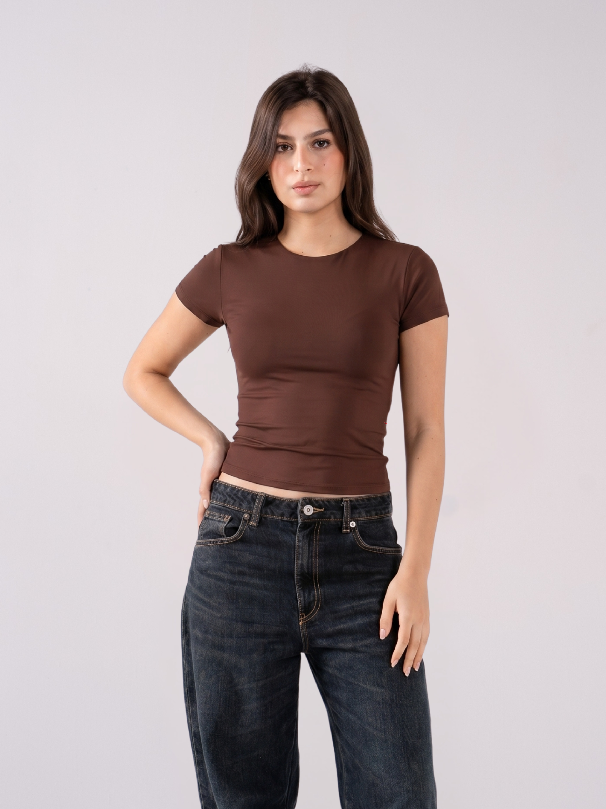 REFINED SHORT-SLEEVE ROUND NECK